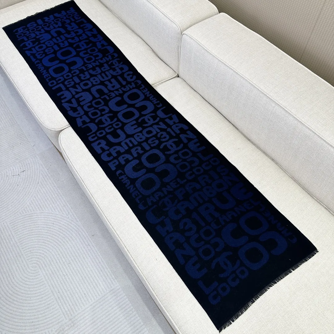 CHANEL Женский шарф из шерсти