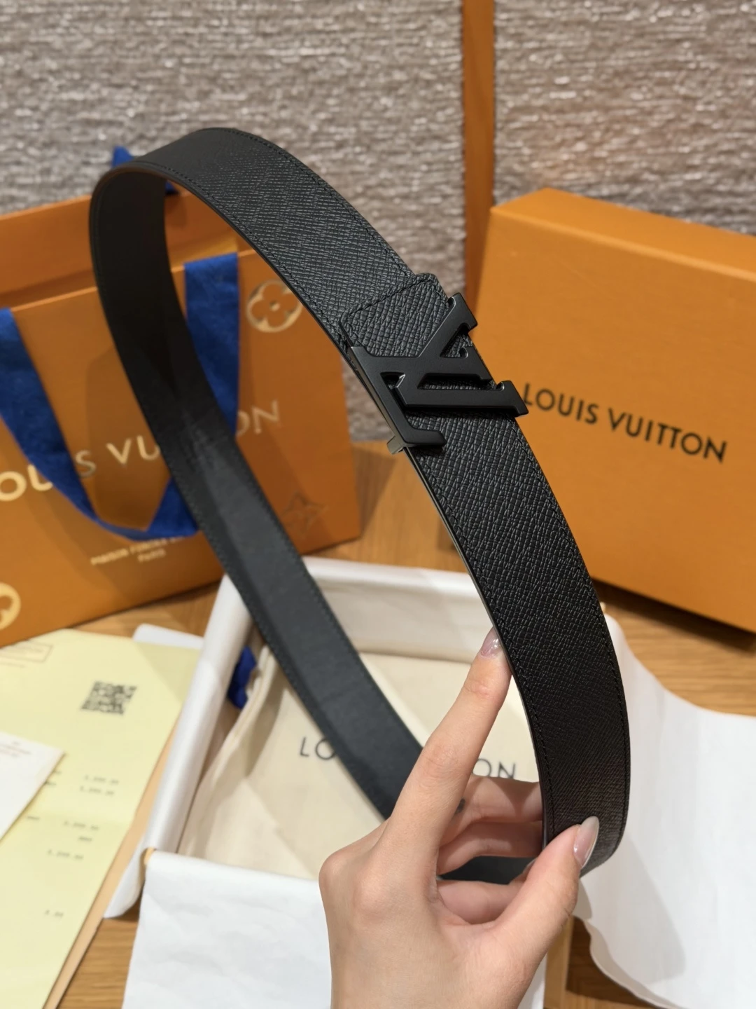 LOUIS VUITTON Мужской ремень LOUIS VUITTON Мужской ремень