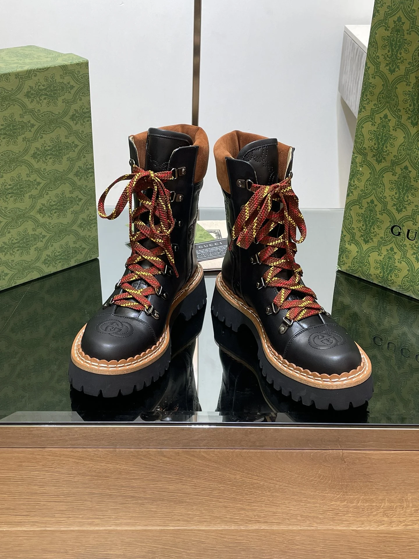 GUCCI Женские ботинки GG Matelass GUCCI Женские ботинки GG Matelass