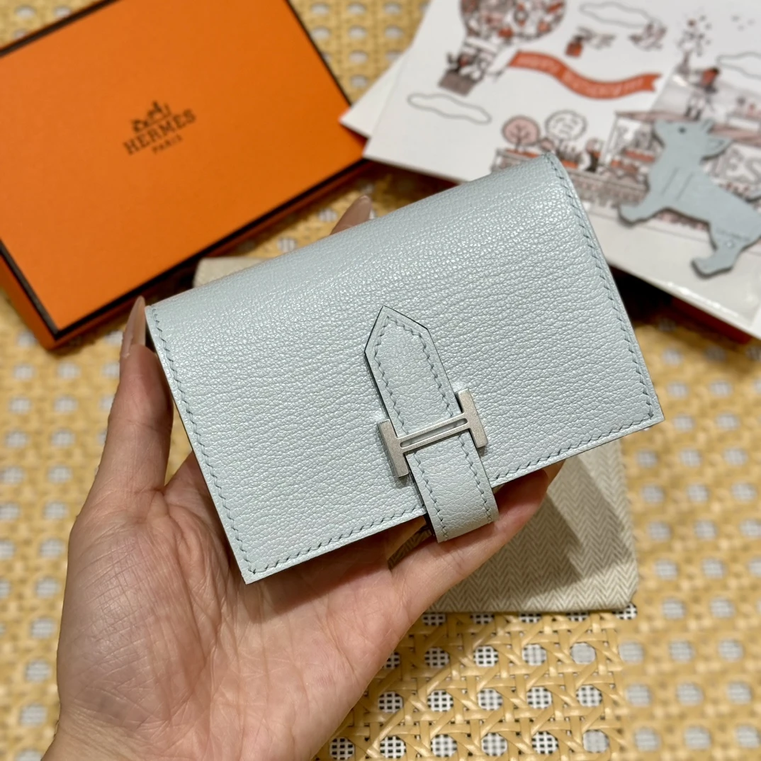 HERMES Кошелёк Bearn 12 см 08/Bluepale Chèvre HERMES Кошелёк Bearn 12 см 08/Bluepale Chèvre