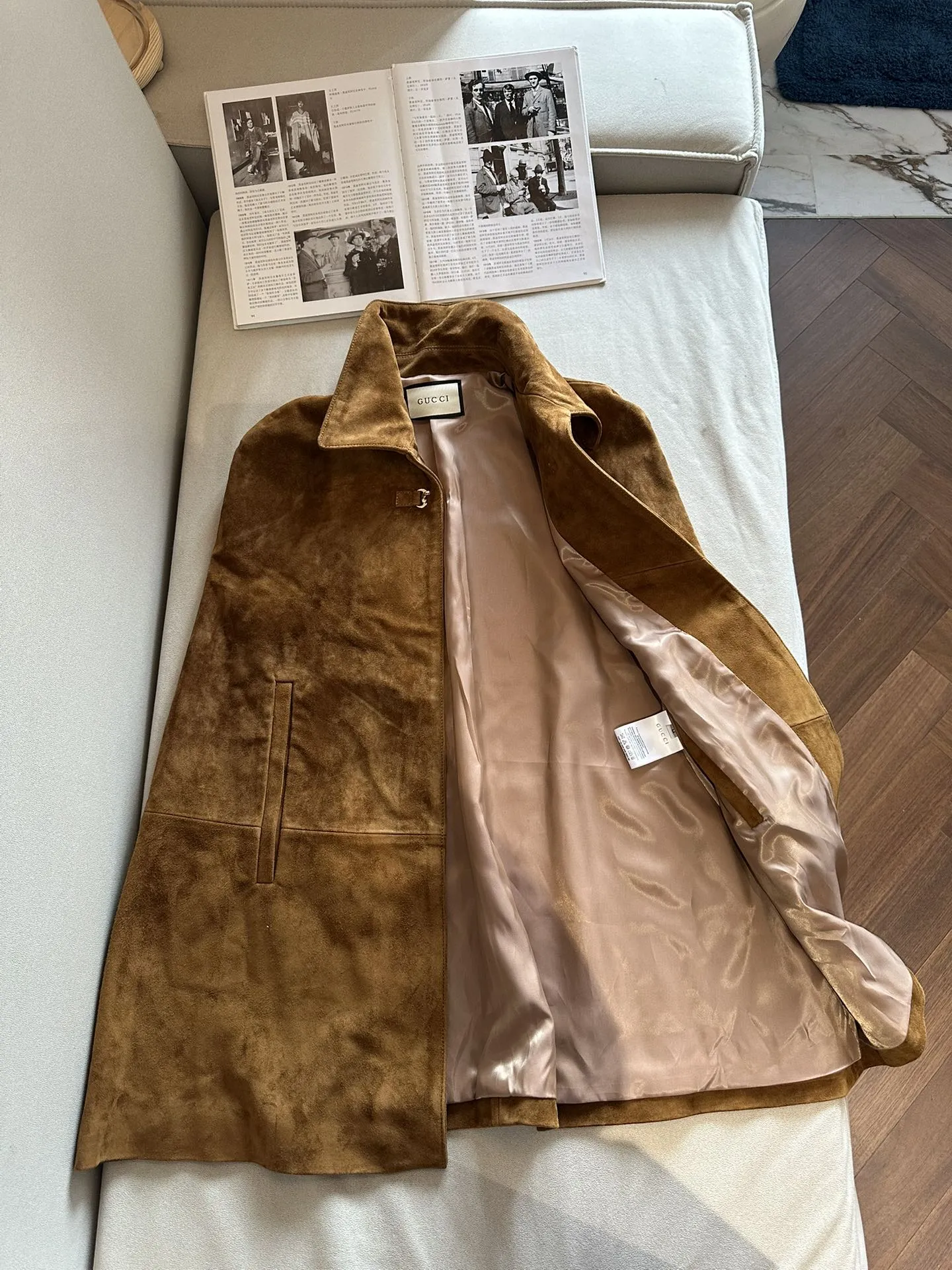 GUCCI Женский плащ из замши GUCCI Женский плащ из замши