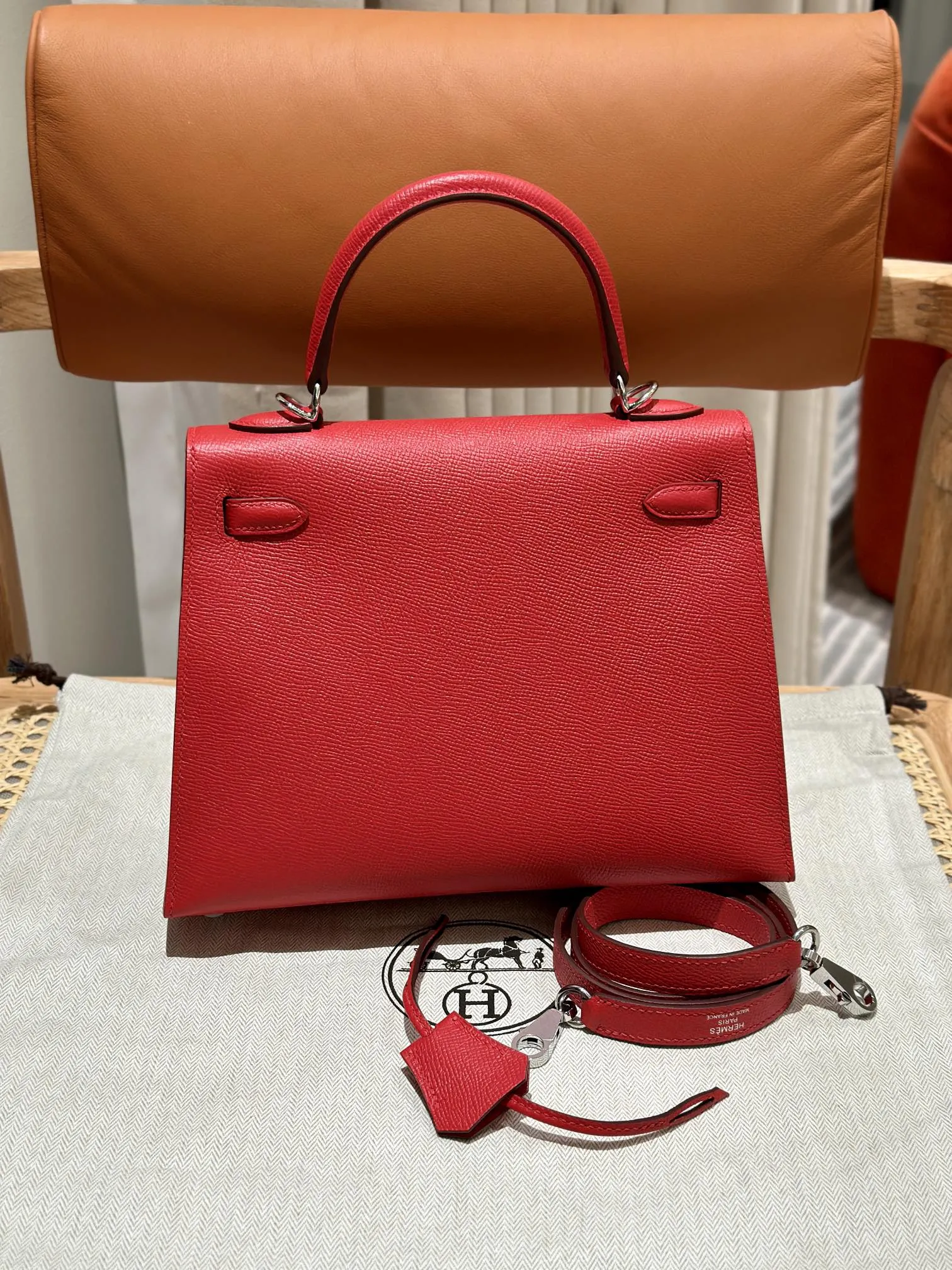 HERMES Женская сумка Kelly 25 см S3/Rouge coeur Epsom HERMES Женская сумка Kelly 25 см S3/Rouge coeur Epsom