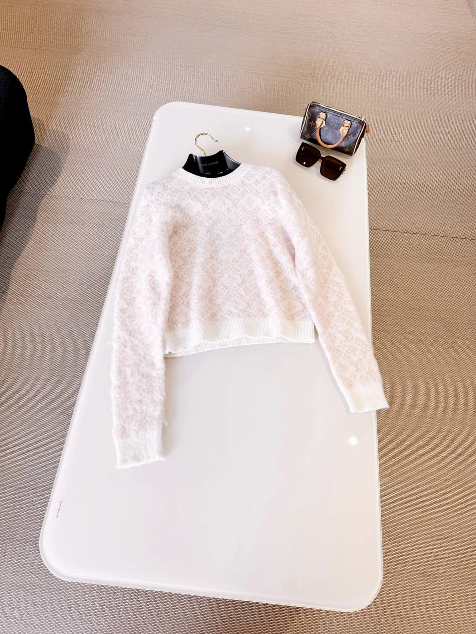 LOUIS VUITTON Женский кардиган LOUIS VUITTON Женский кардиган