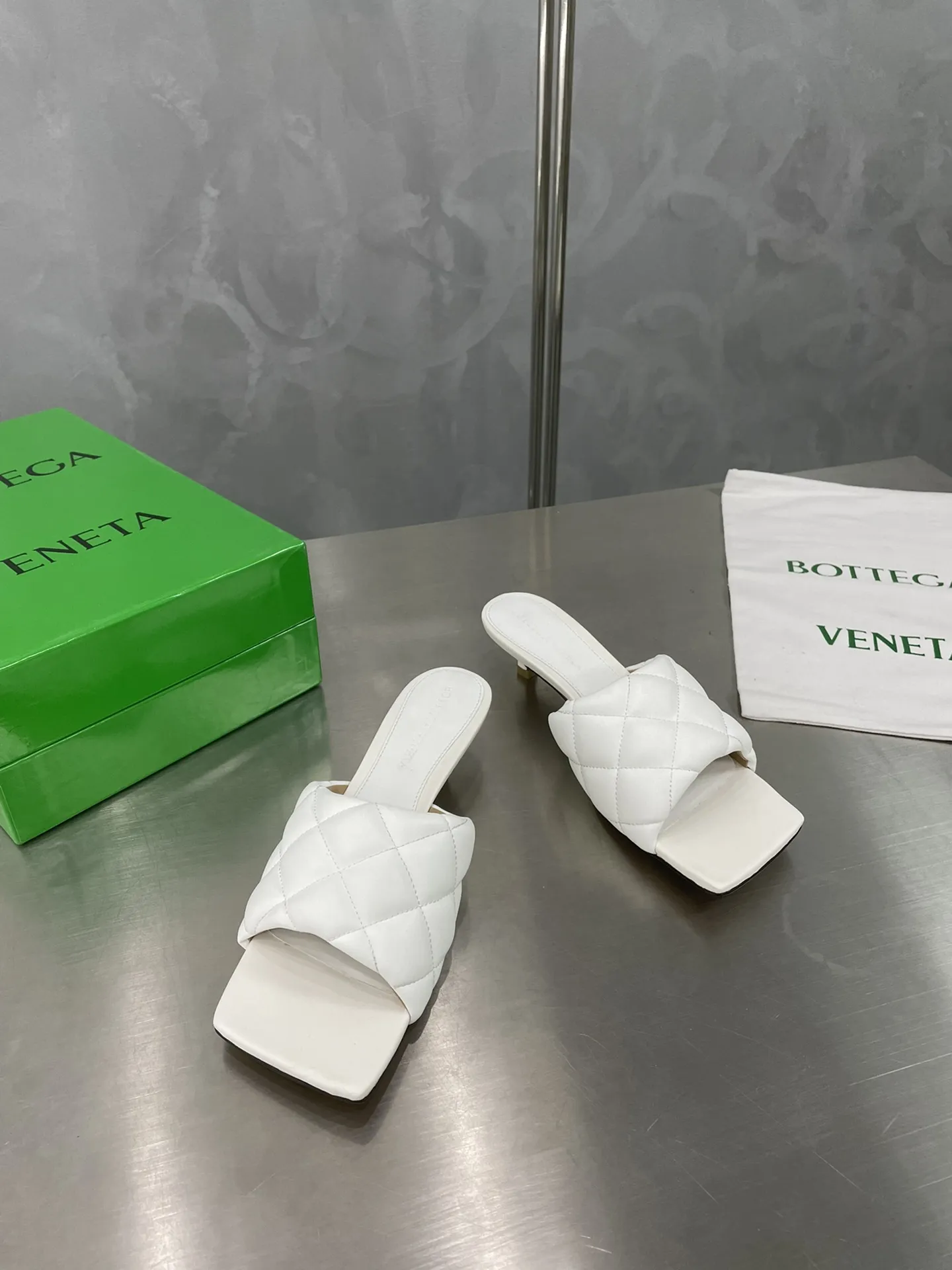 BOTTEGA VENETA Женские босоножки  BOTTEGA VENETA Женские босоножки