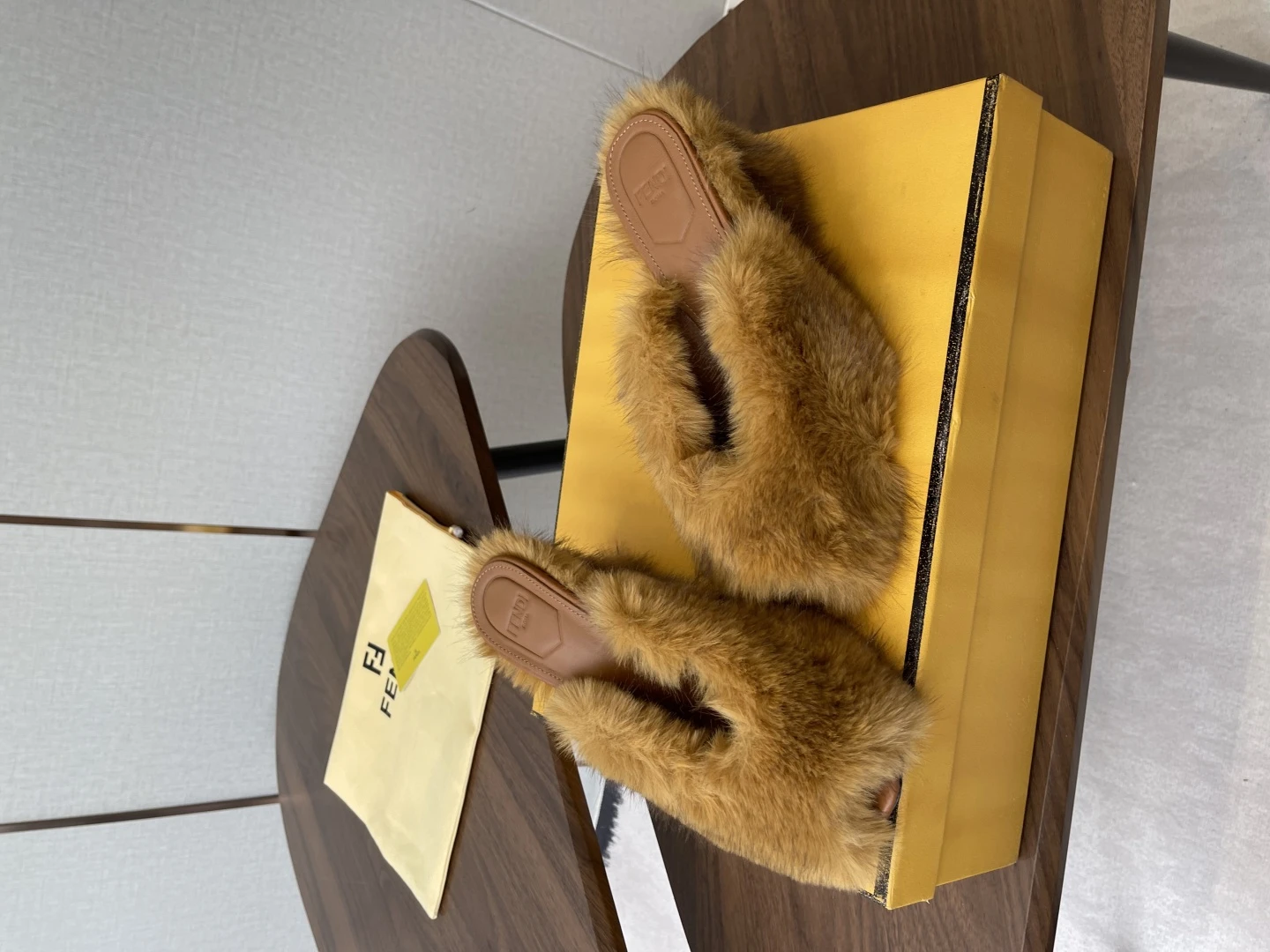 FENDI Женские мюли