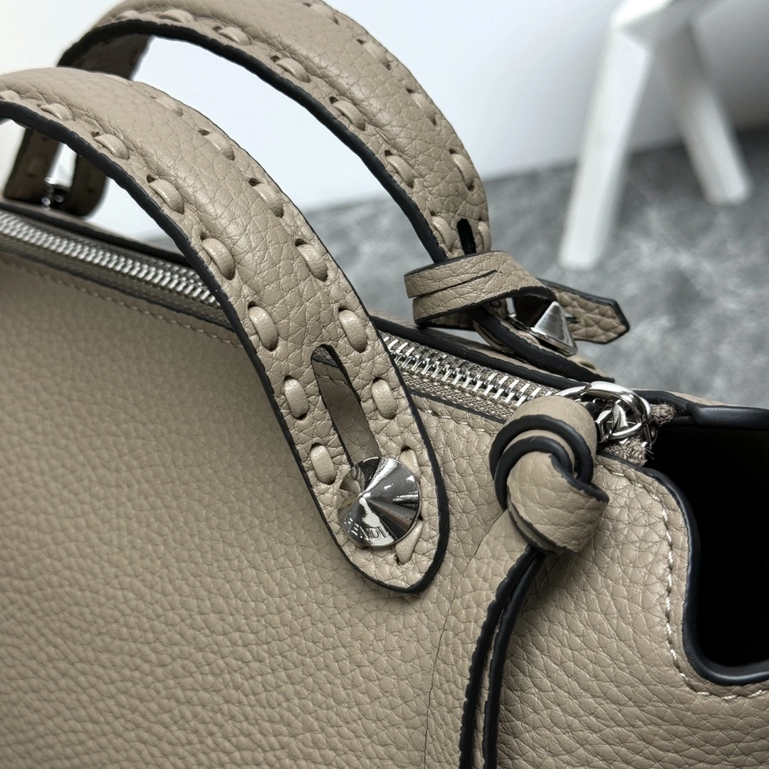 FENDI Женская сумка By The Way Selleria