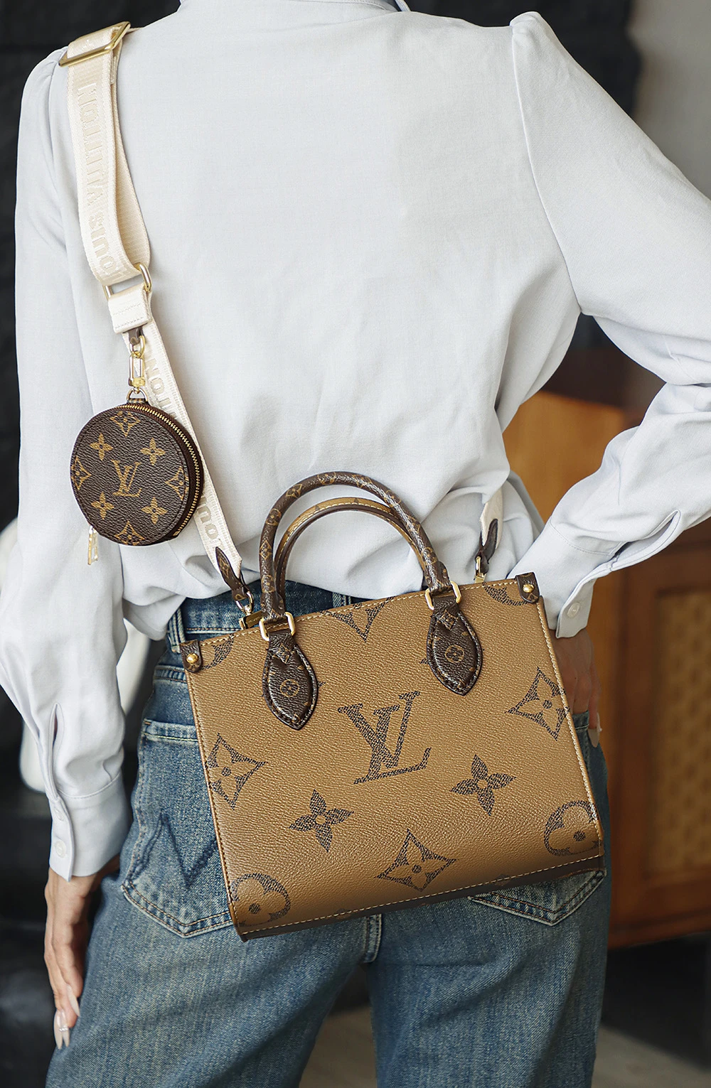 LOUIS VUITTON Женская Сумка Onthego M46373 LOUIS VUITTON Женская Сумка Onthego M46373