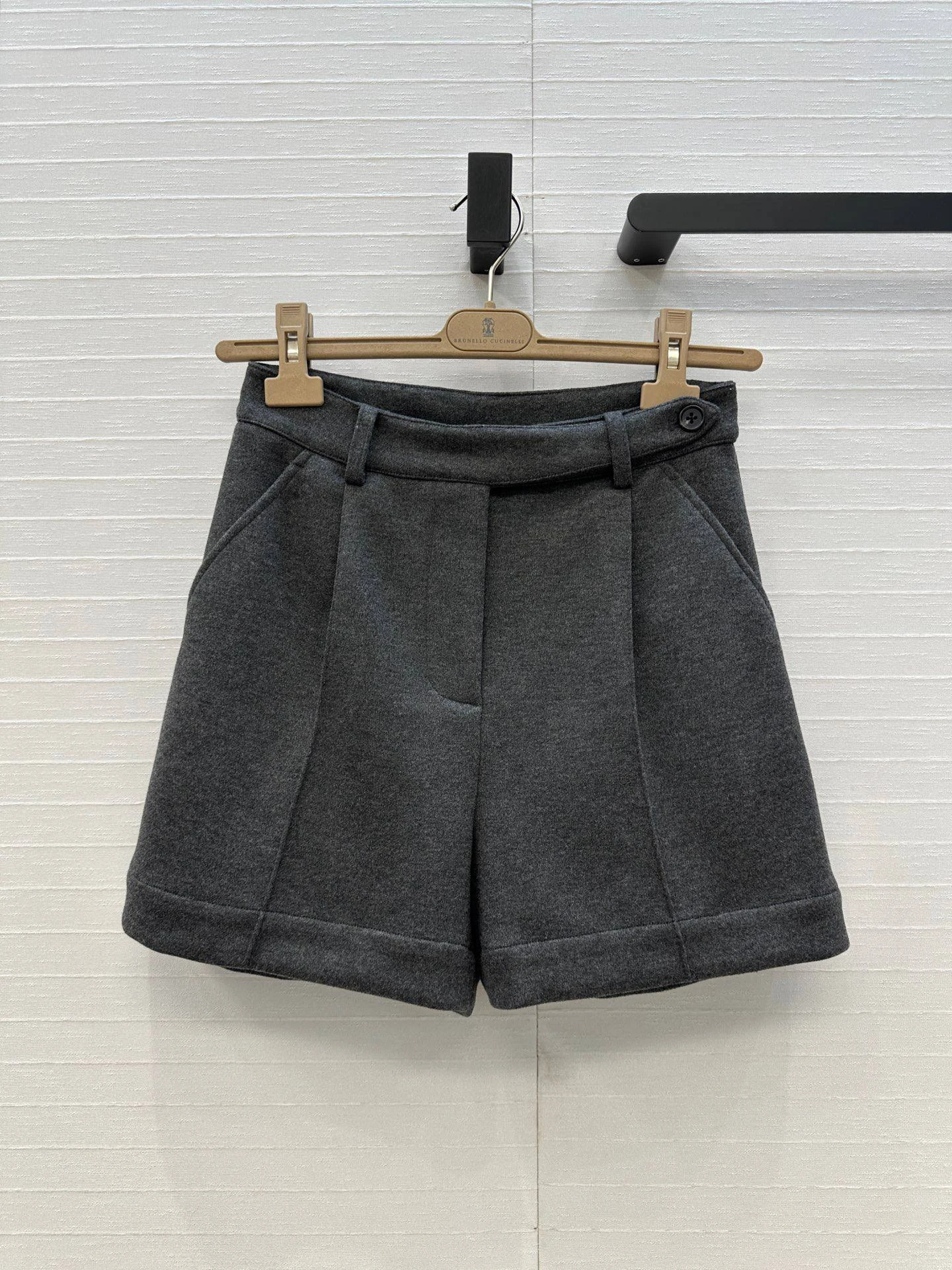 BRUNELLO CUCINELLI Женский костюм из шерсти BRUNELLO CUCINELLI Женский костюм из шерсти