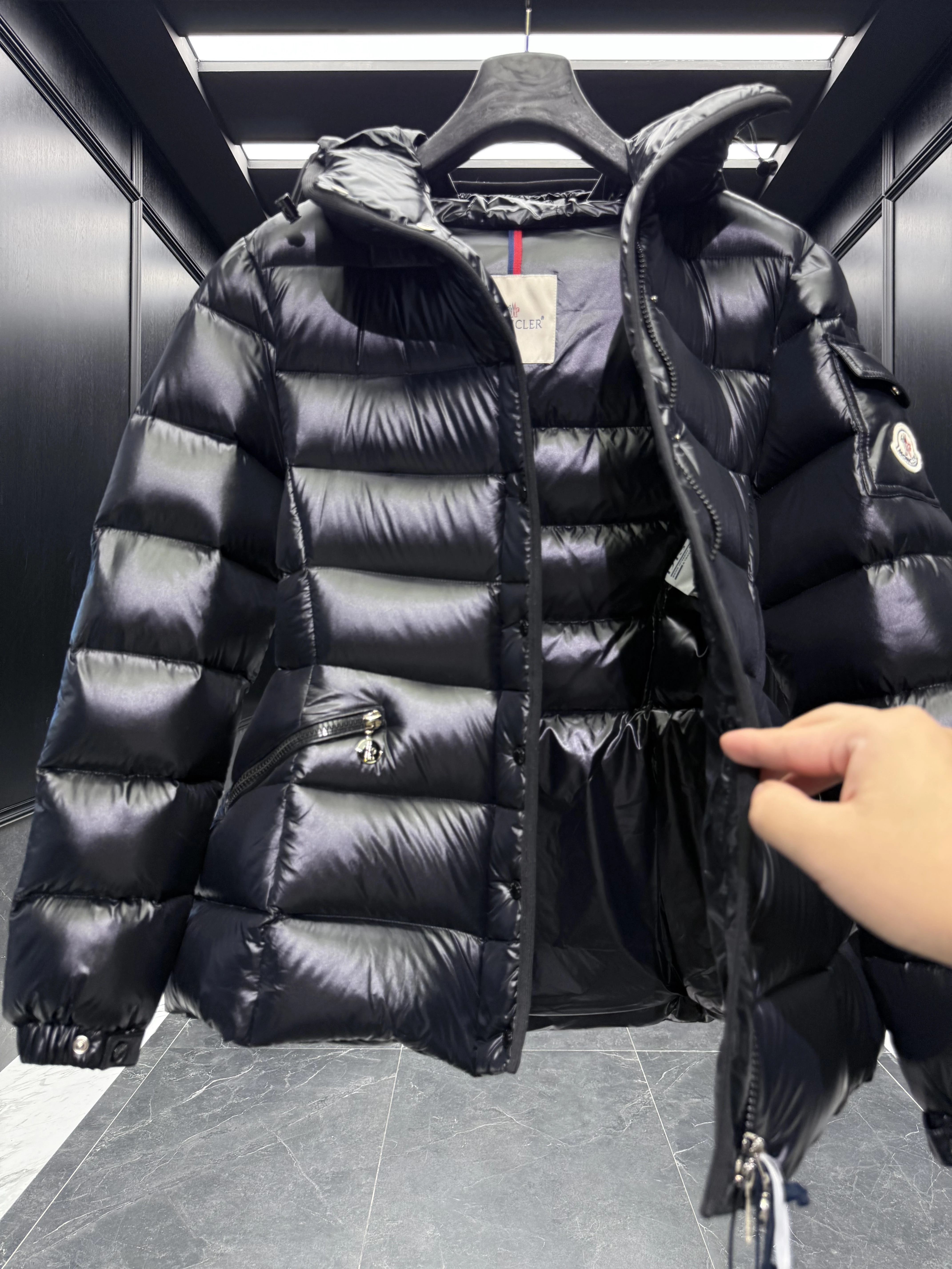 MONCLER Женская куртка Barante