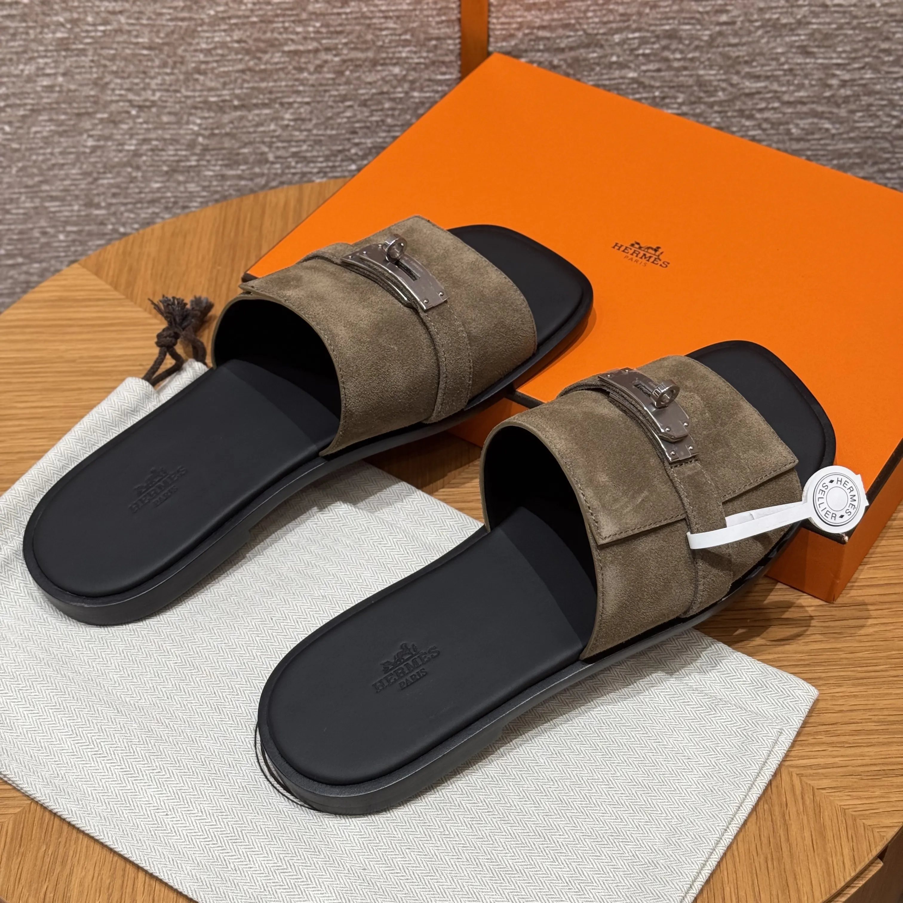 HERMES Мужские сандалии Gabriel из замши