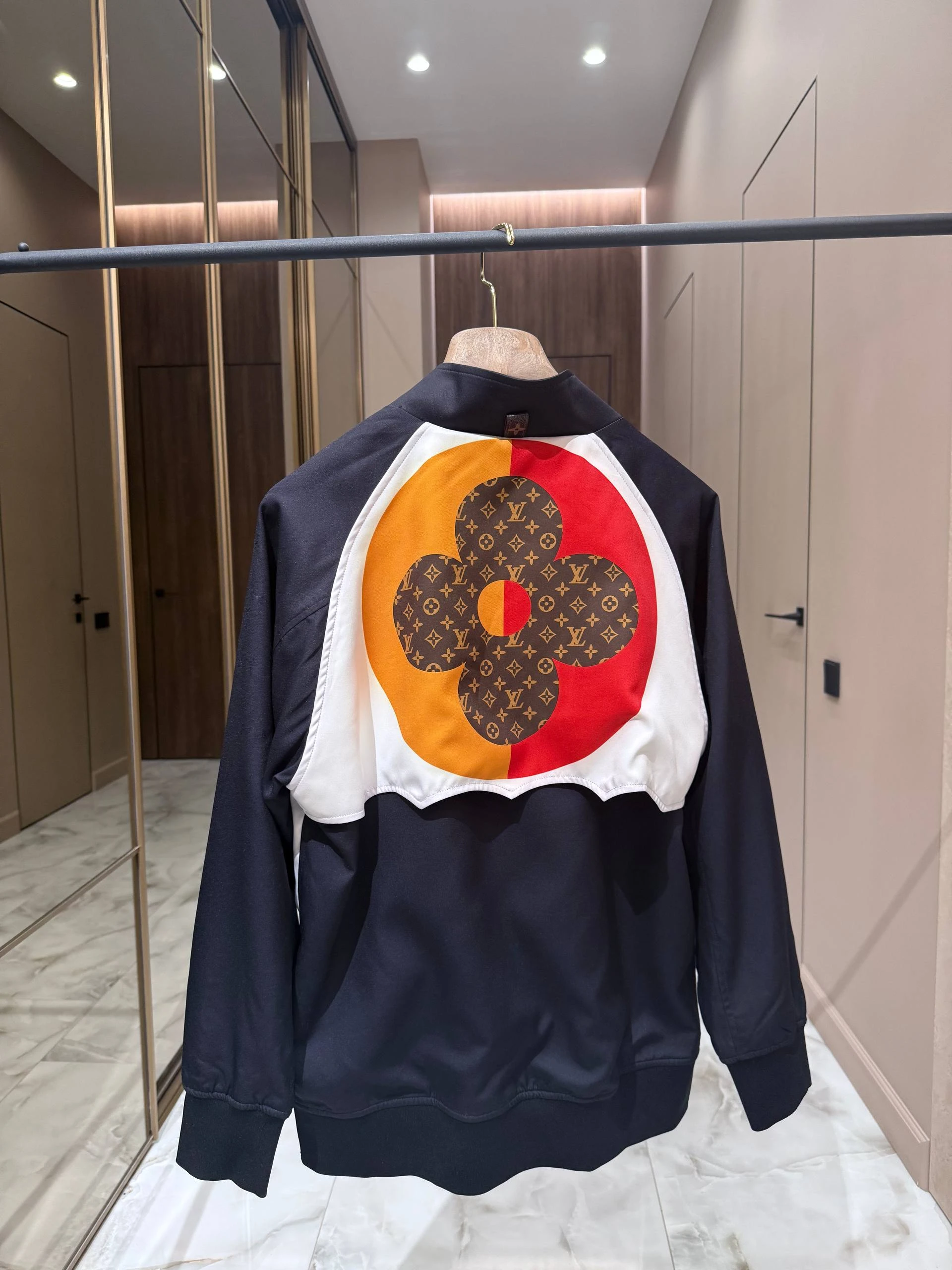 LOUIS VUITTON  Мужской бомбер LOUIS VUITTON  Мужской бомбер