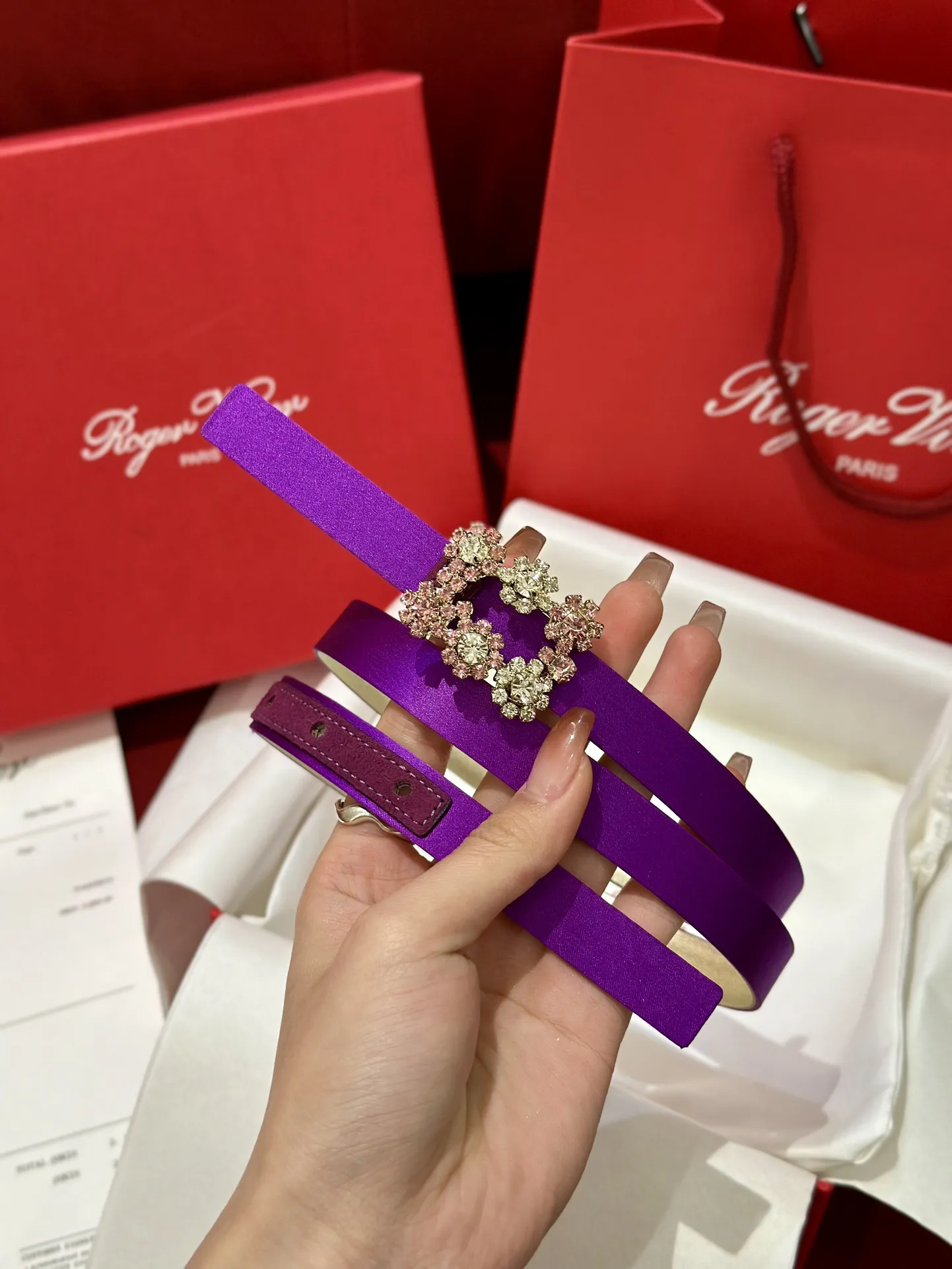 ROGER VIVIER Женский ремень с пряжкой Flower Strass 