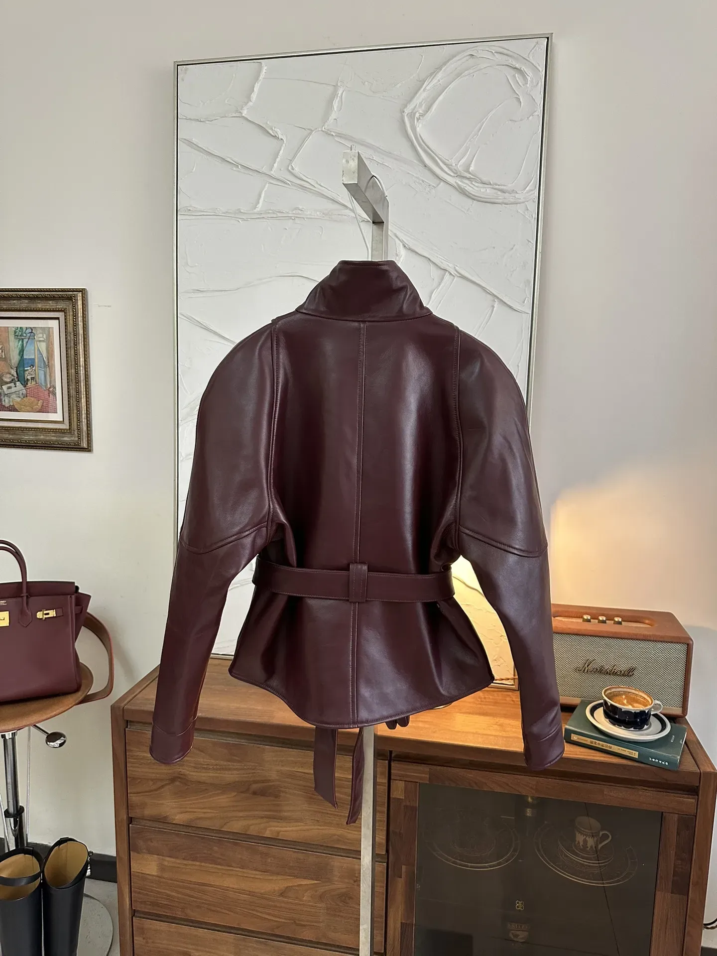 THE ROW Женская кожаная куртка с поясом бордовая THE ROW Женская кожаная куртка с поясом бордовая