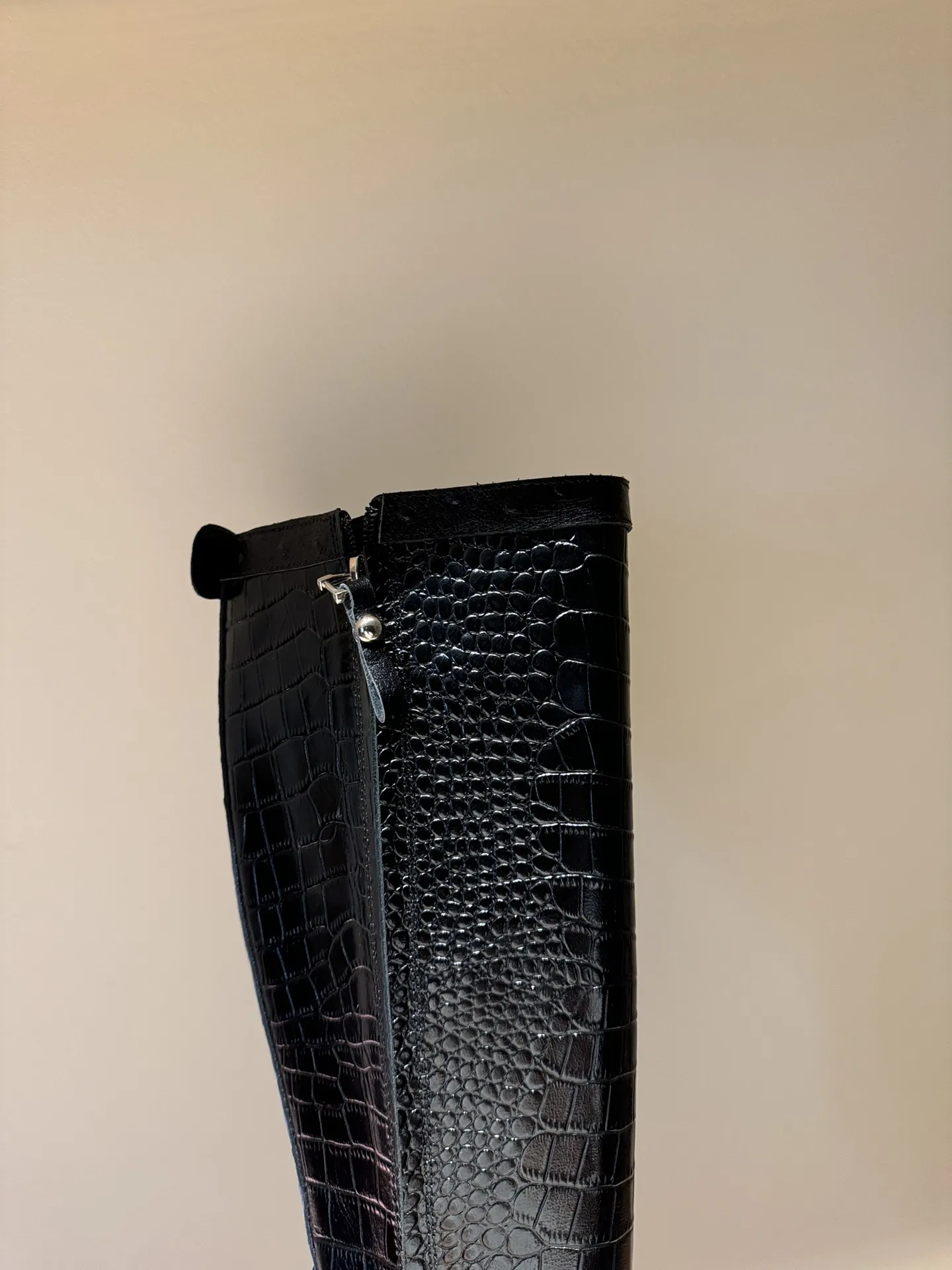 BALENCIAGA Женские сапоги из коровьей кожи BALENCIAGA Женские сапоги из коровьей кожи