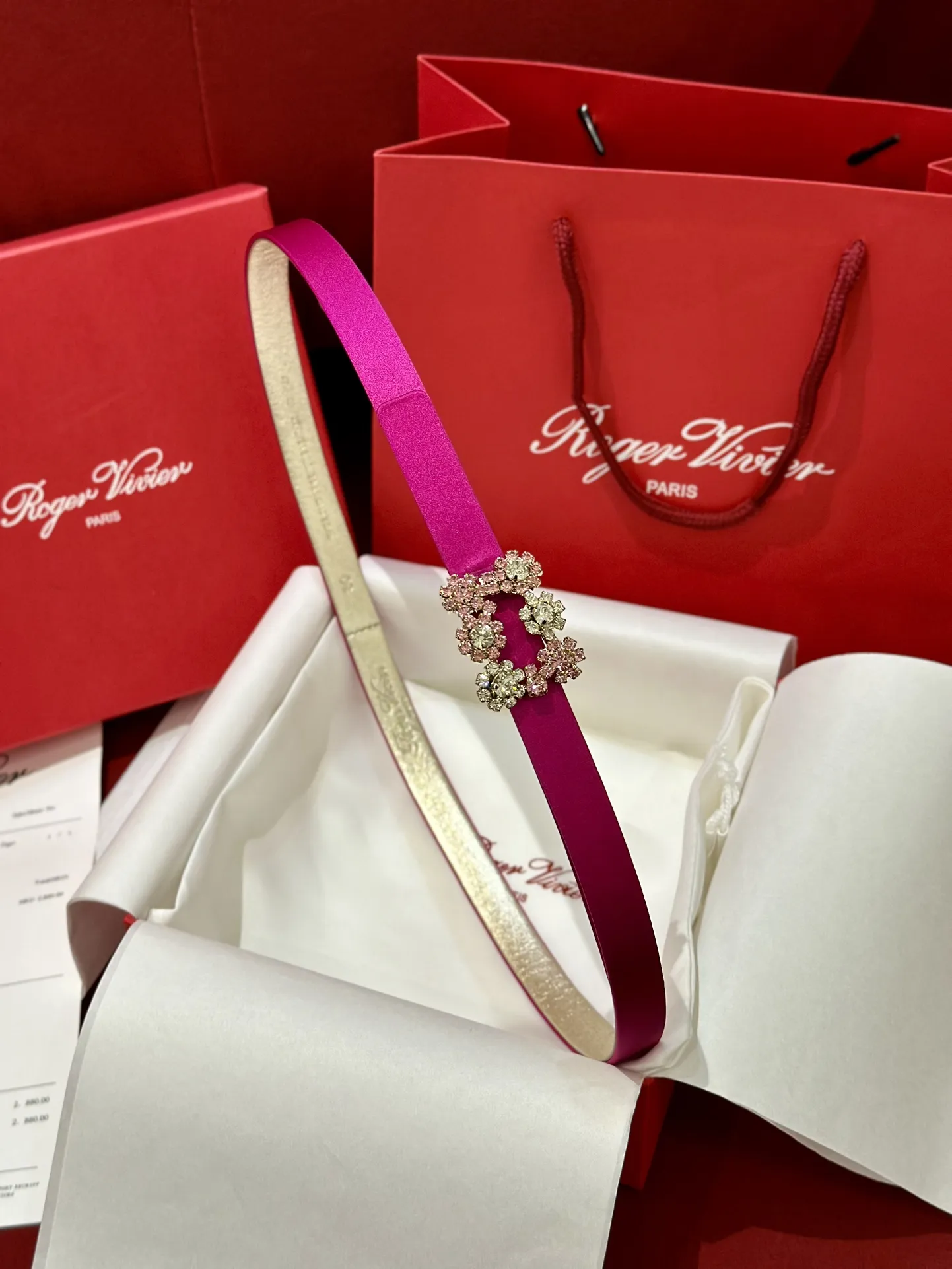 ROGER VIVIER Женский ремень с пряжкой Flower Strass 