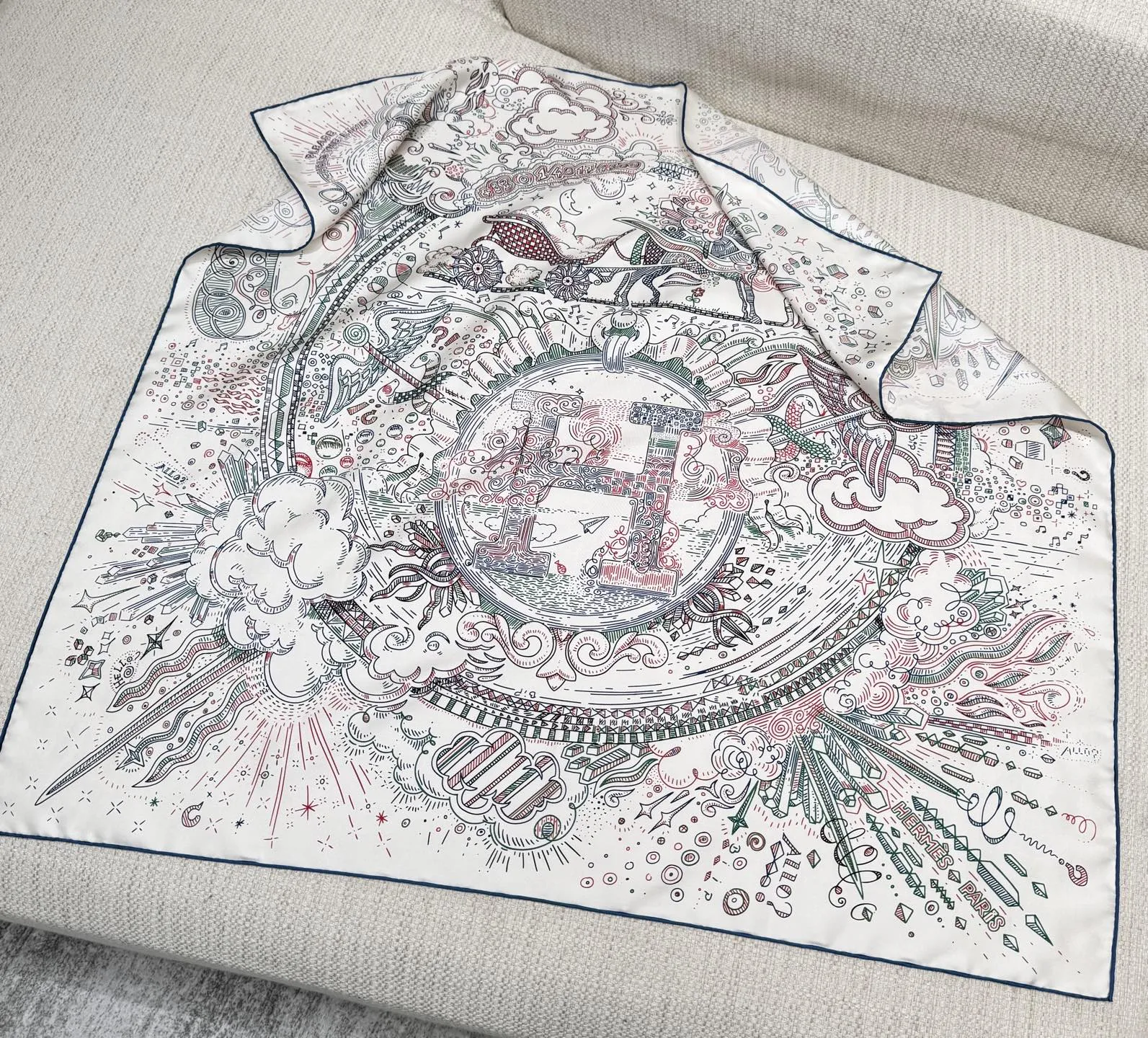 HERMES Женский платок из шелка