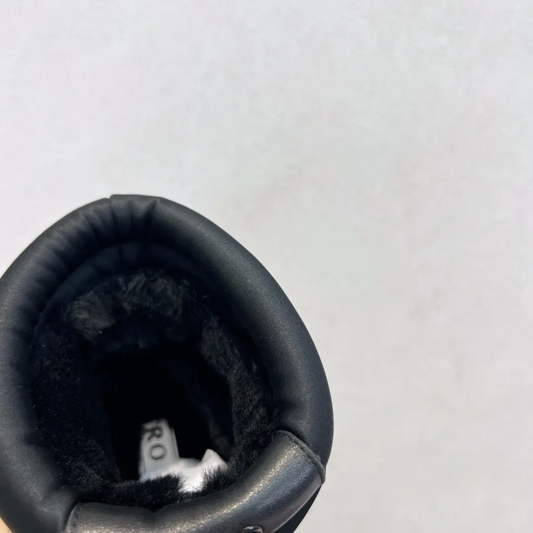 ROGER VIVIER Женские угги на шнуровке