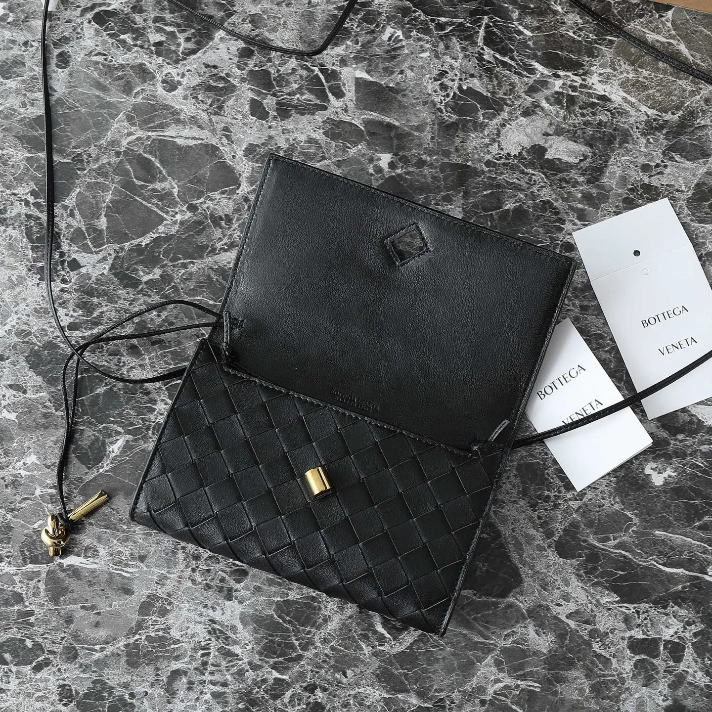 BOTTEGA VENETA Женская сумка Andiamo Pouch