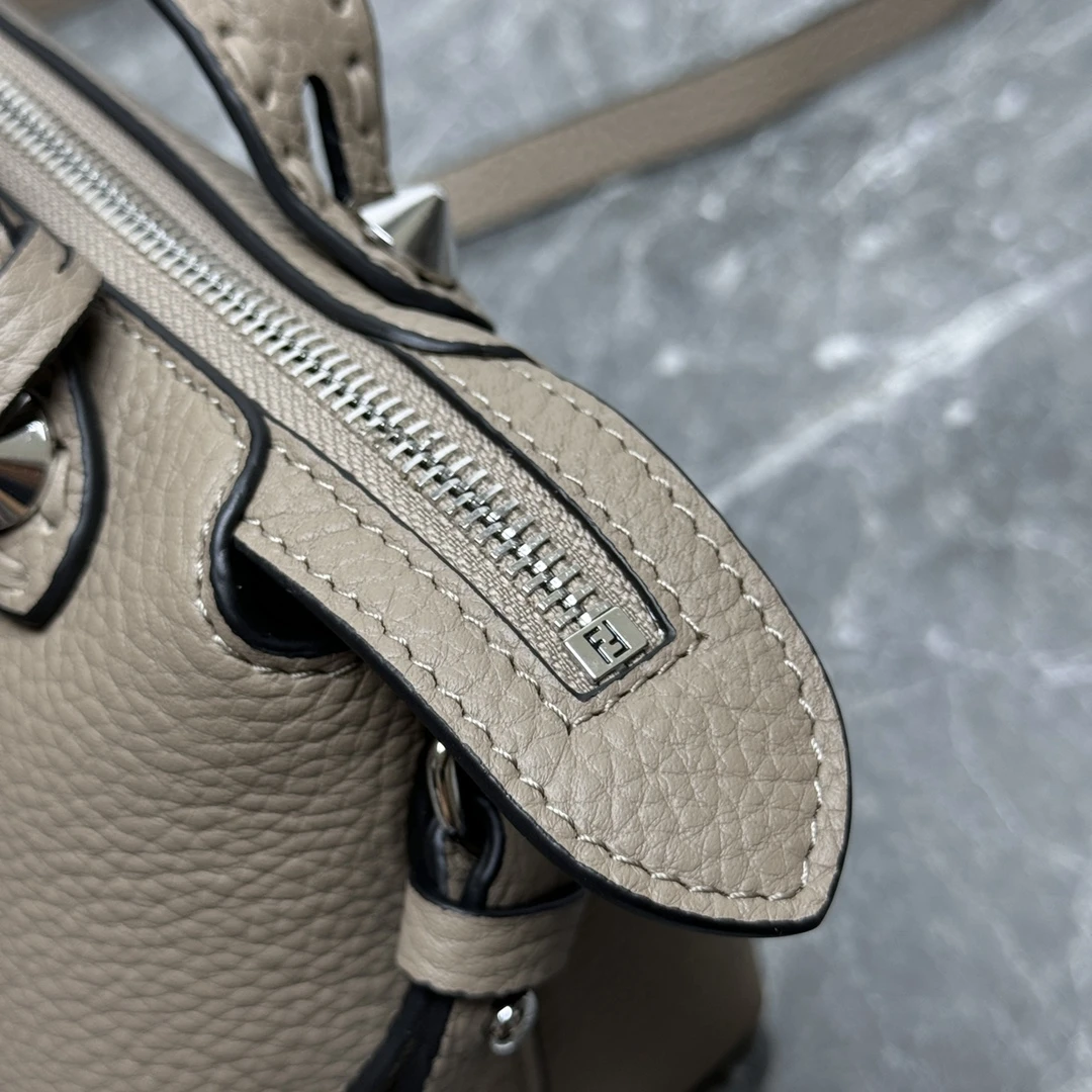 FENDI Женская сумка By The Way Selleria FENDI Женская сумка By The Way Selleria