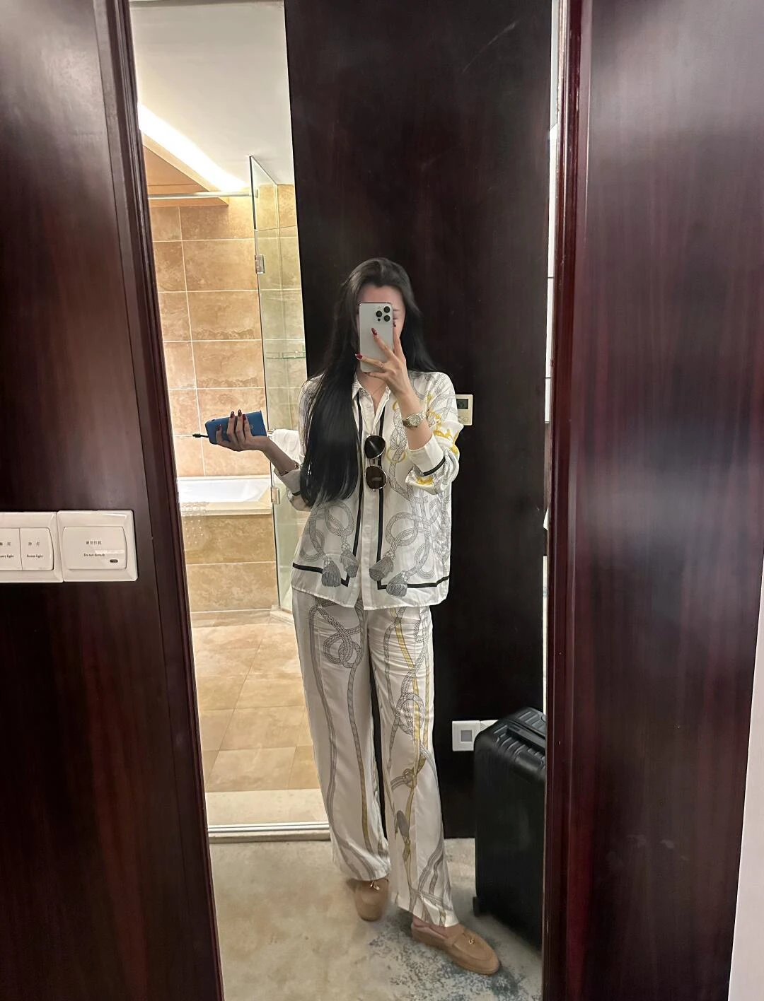 HERMES Женские шёлковые брюки HERMES Женские шёлковые брюки