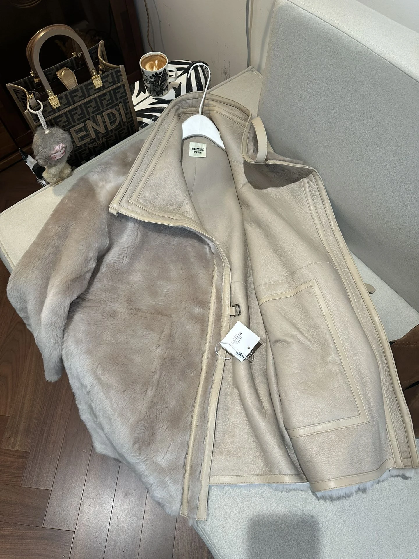 HERMES Женская шуба из овчины HERMES Женская шуба из овчины