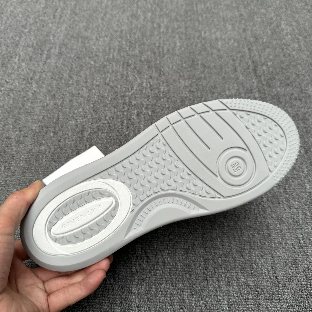 GIVENCHY Мужские кроссовки с фирменными узорами