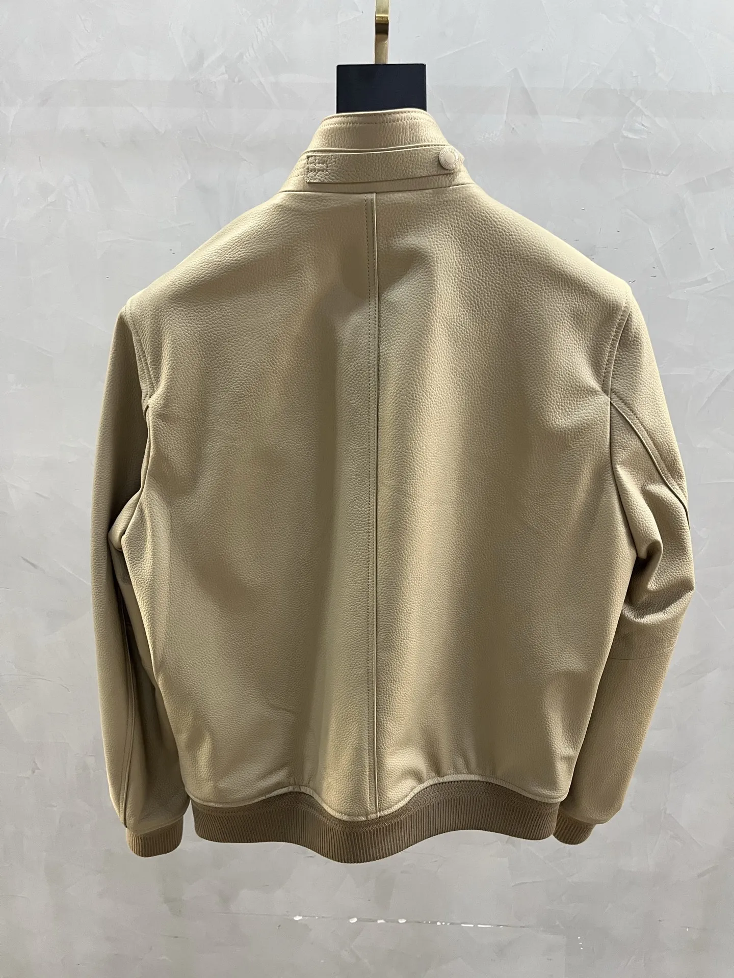 TOM FORD Мужская кожаная куртка TOM FORD Мужская кожаная куртка