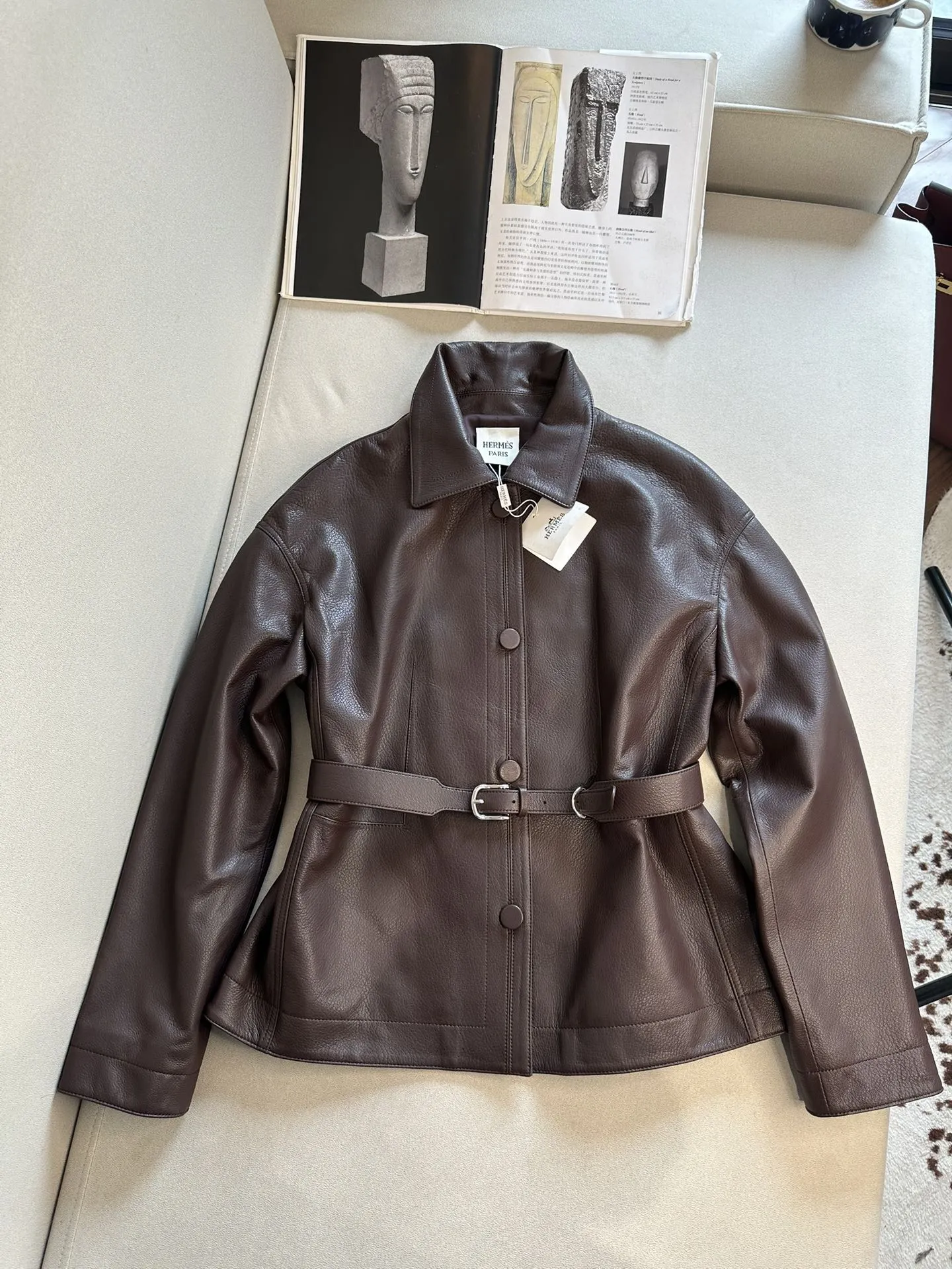 HERMES Женская кожаная куртка с поясом