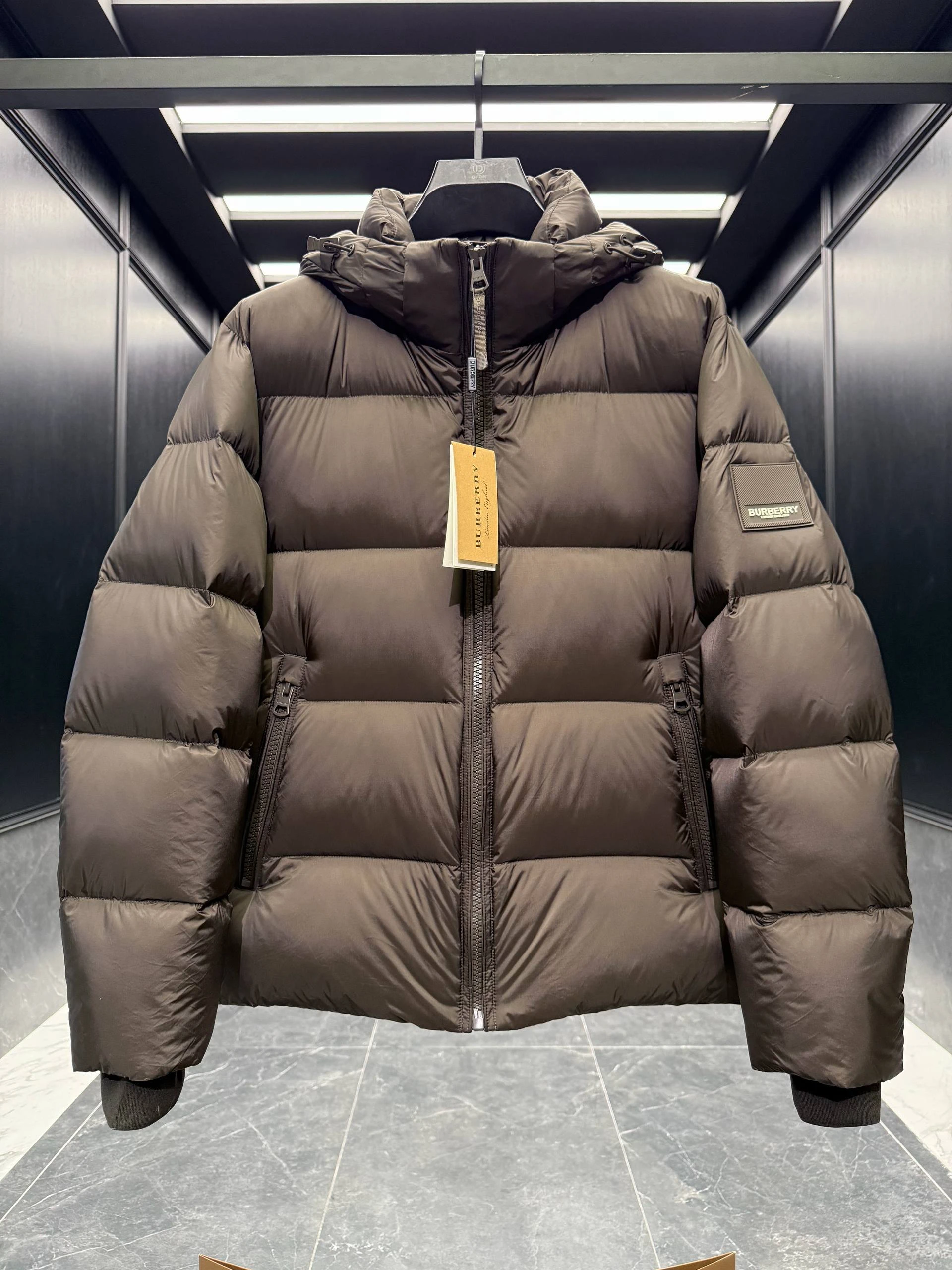 BURBERRY Мужской пуховик с пуховым наполнителем BURBERRY Мужской пуховик с пуховым наполнителем