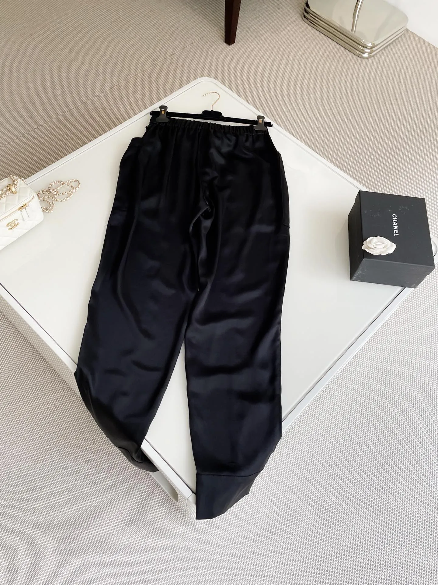 CHANEL Женские брюки с поясом