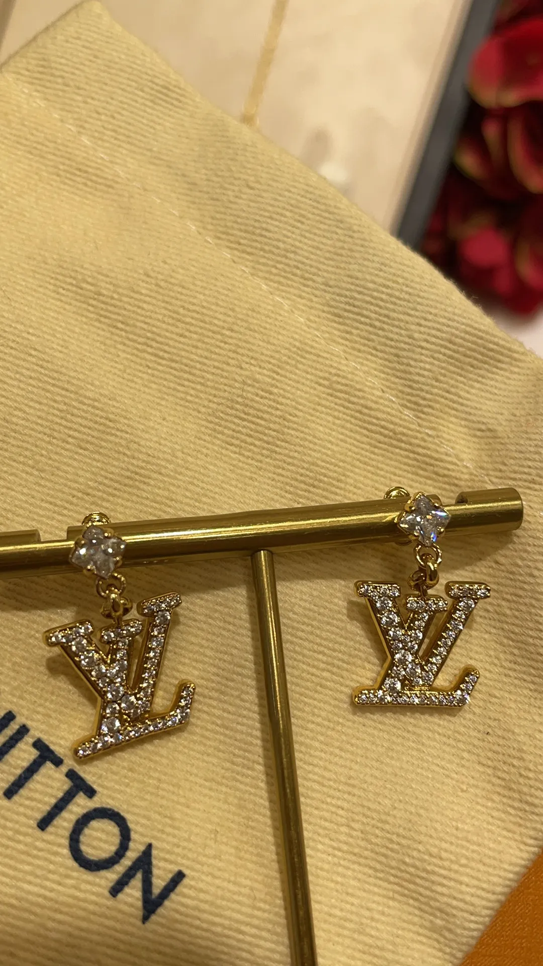 LOUIS VUITTON Женские серьги Lady LV LOUIS VUITTON Женские серьги Lady LV