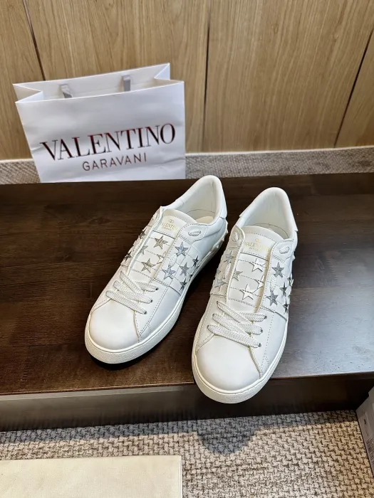 VALENTINO Кроссовки Garavani Open Stars лимитка