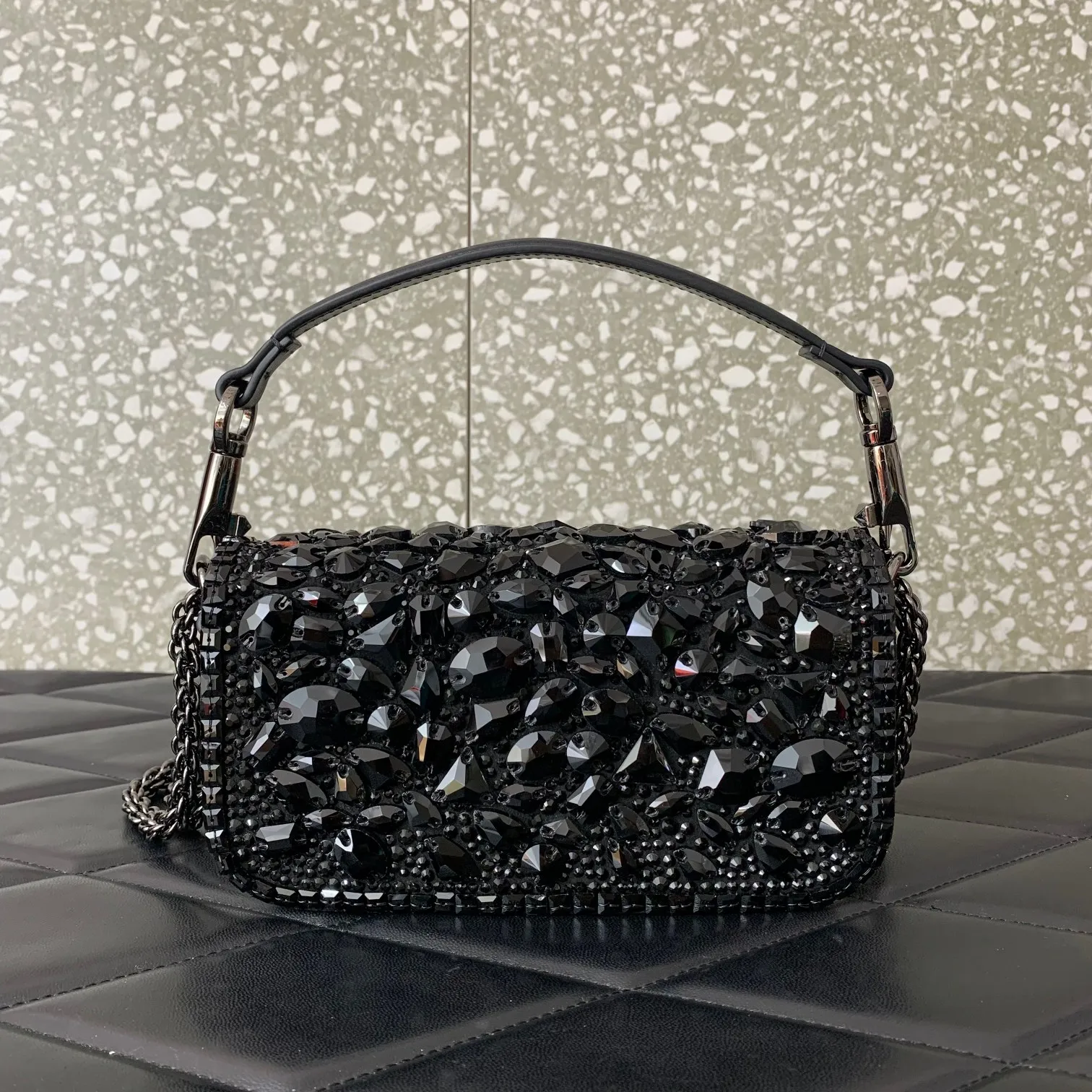 VALENTINO Женская сумка из кристаллов VALENTINO Женская сумка из кристаллов