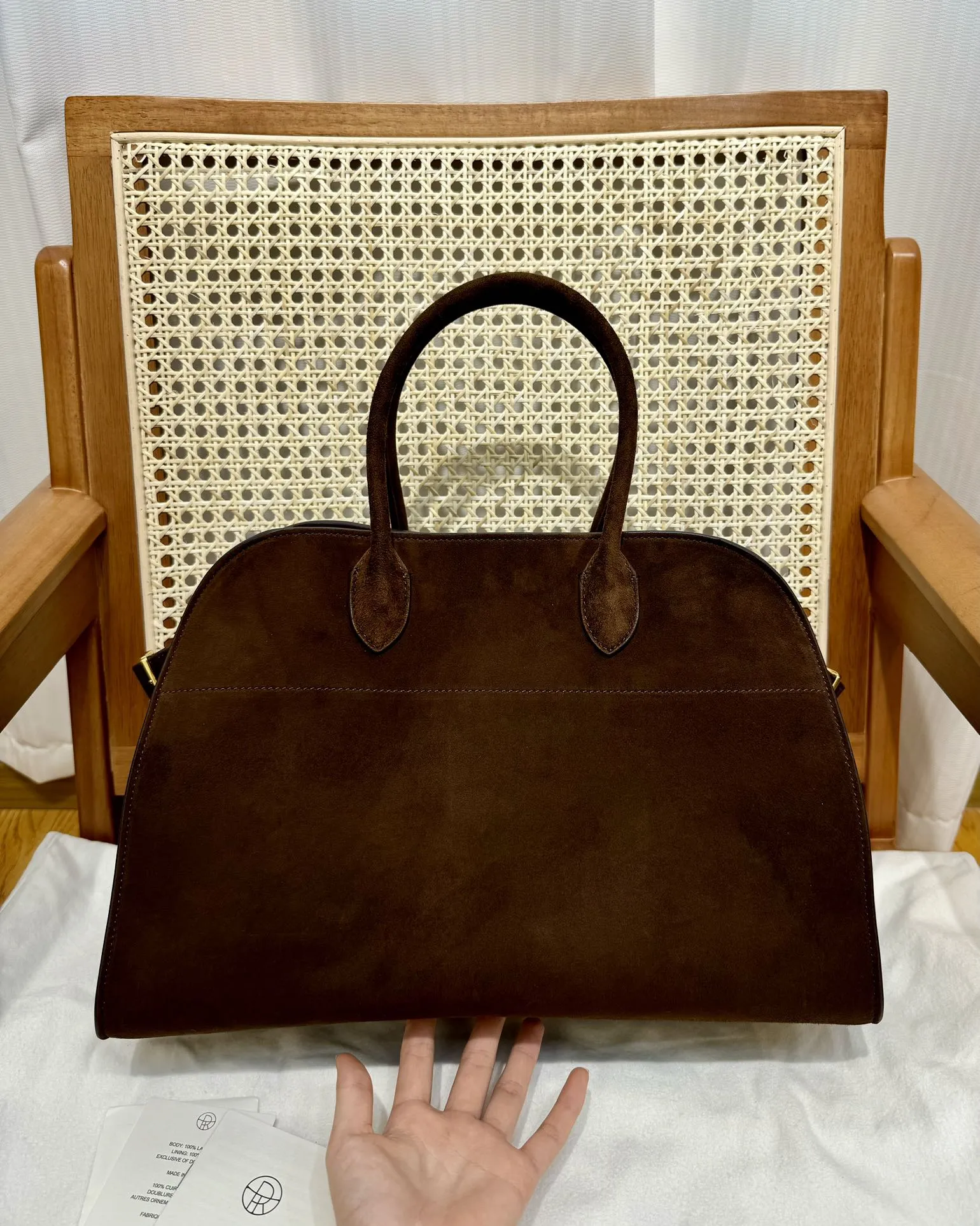 THE ROW Женская сумка Margaux из замши THE ROW Женская сумка Margaux из замши