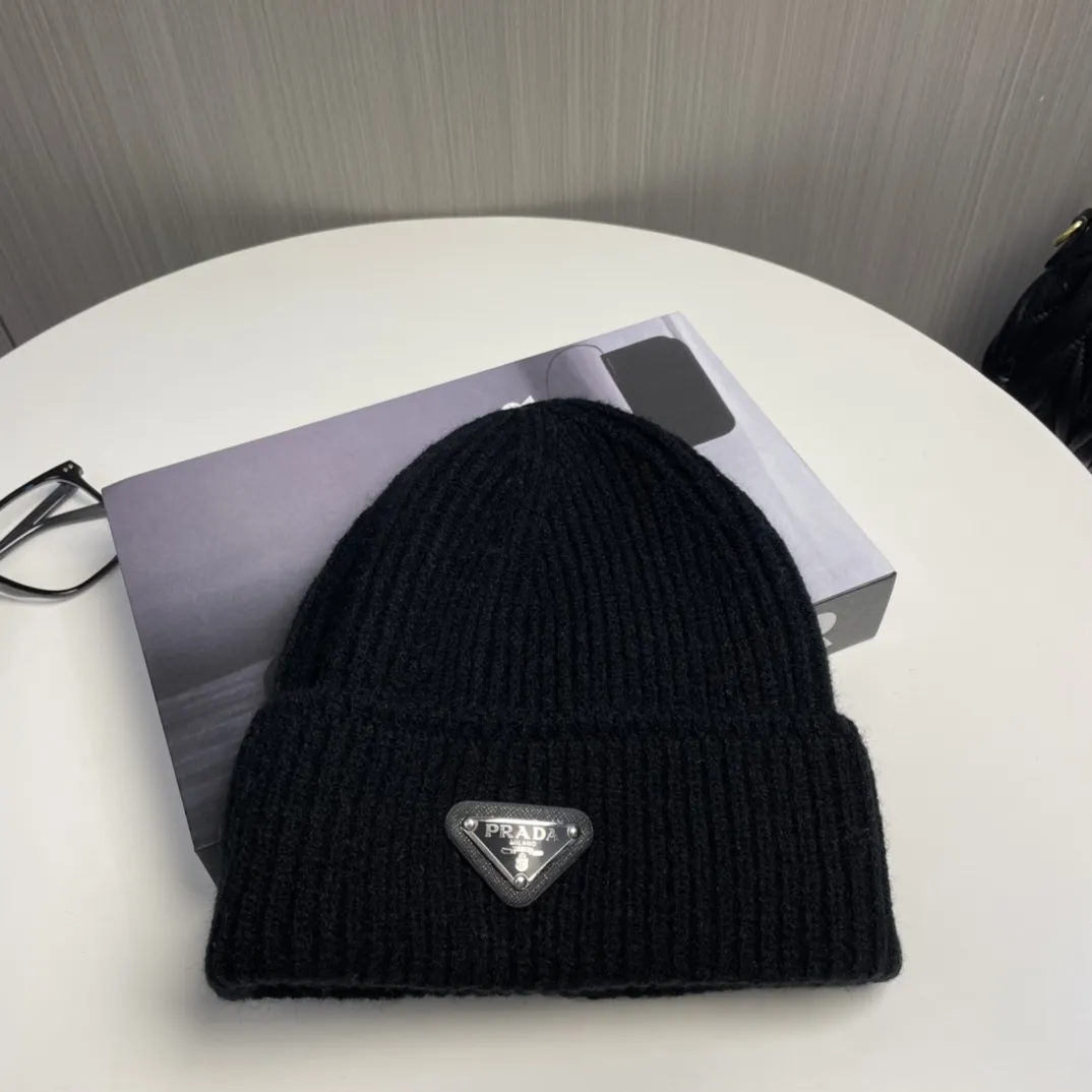 PRADA Мужская шапка PRADA Мужская шапка