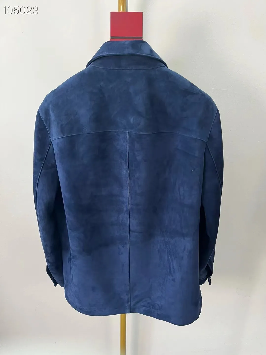 LORO PIANA Мужская куртка из замши на пуговицах с воротником