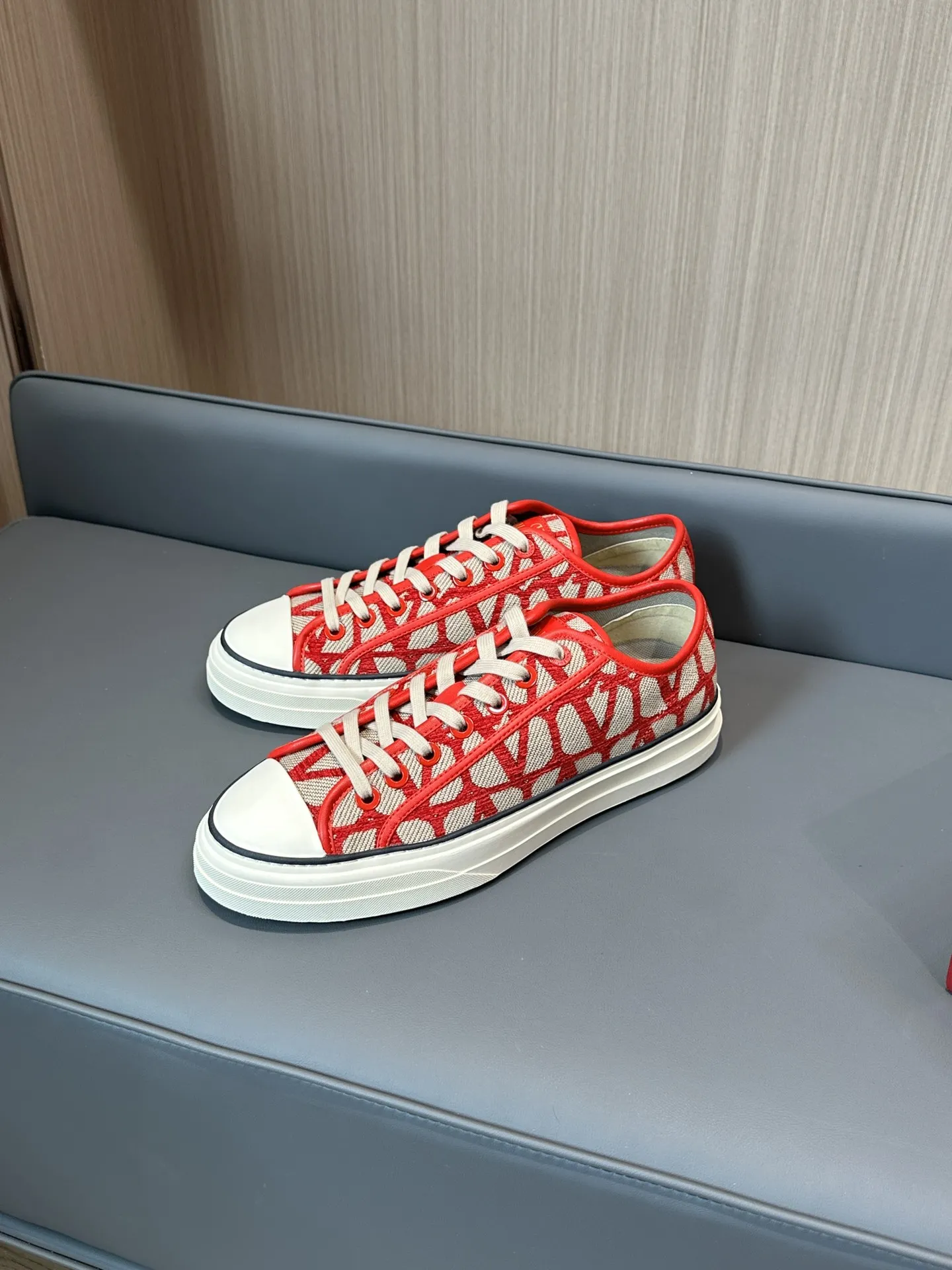 VALENTINO Кеды Toile Iconographe Totaloop