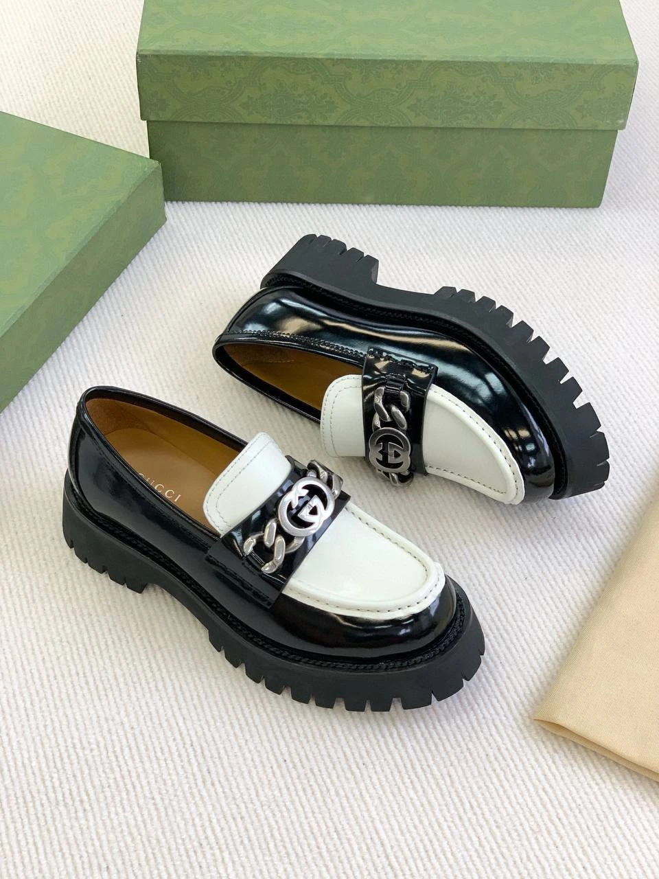 GUCCI Женские лоферы 23S GUCCI Женские лоферы 23S