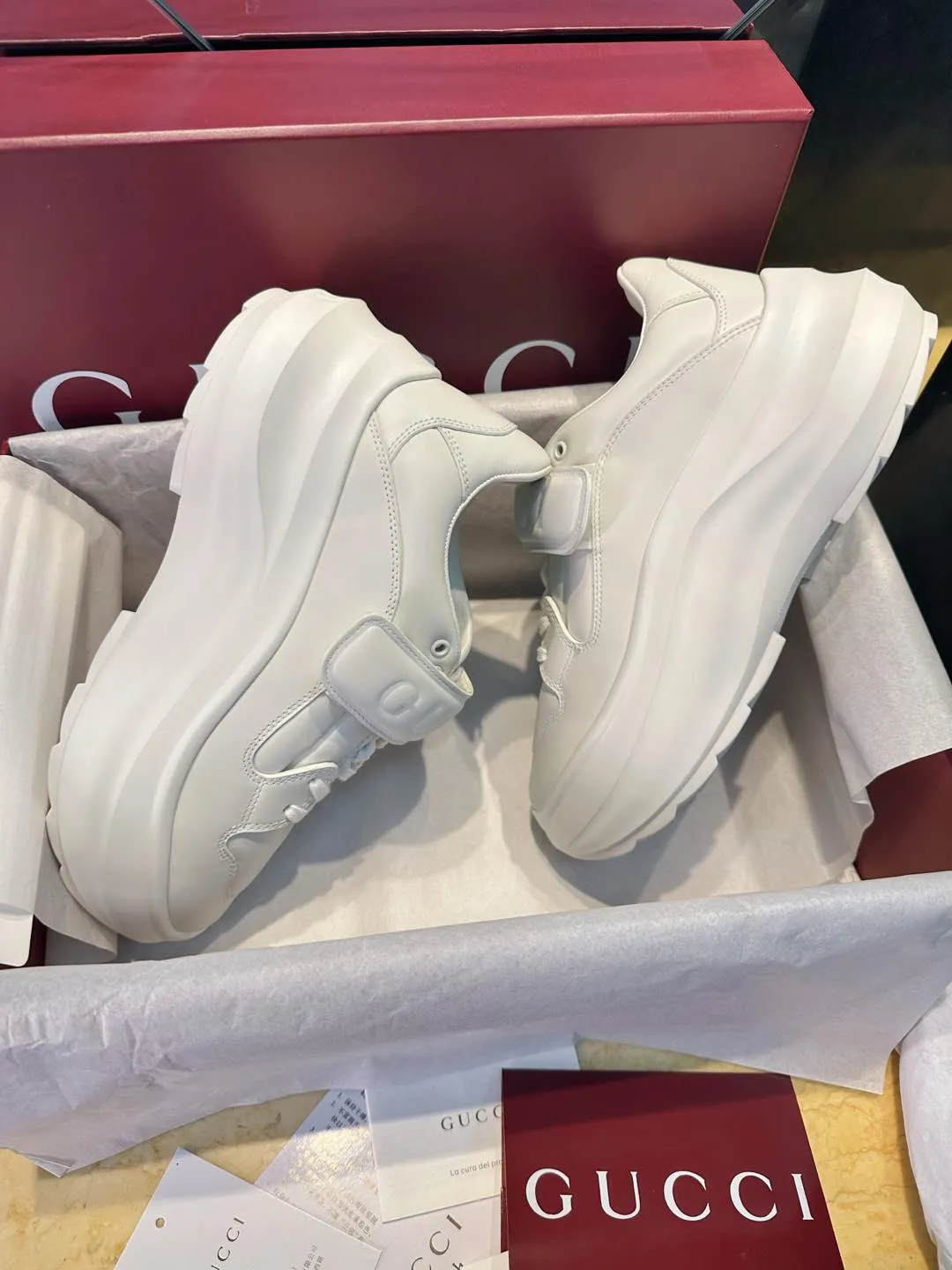 GUCCI Женские кроссовки GUCCI Женские кроссовки