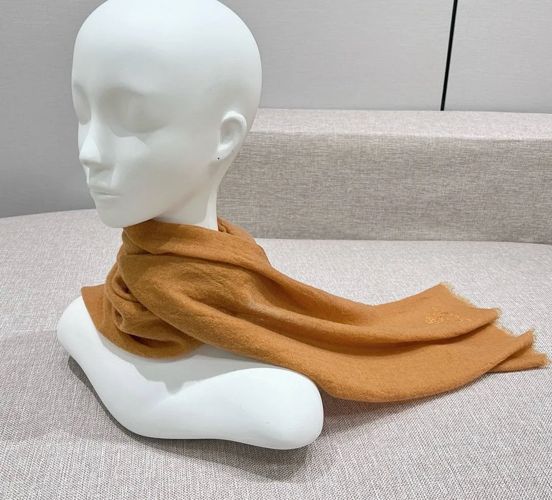 LORO PIANA Женский шарф из кашемира