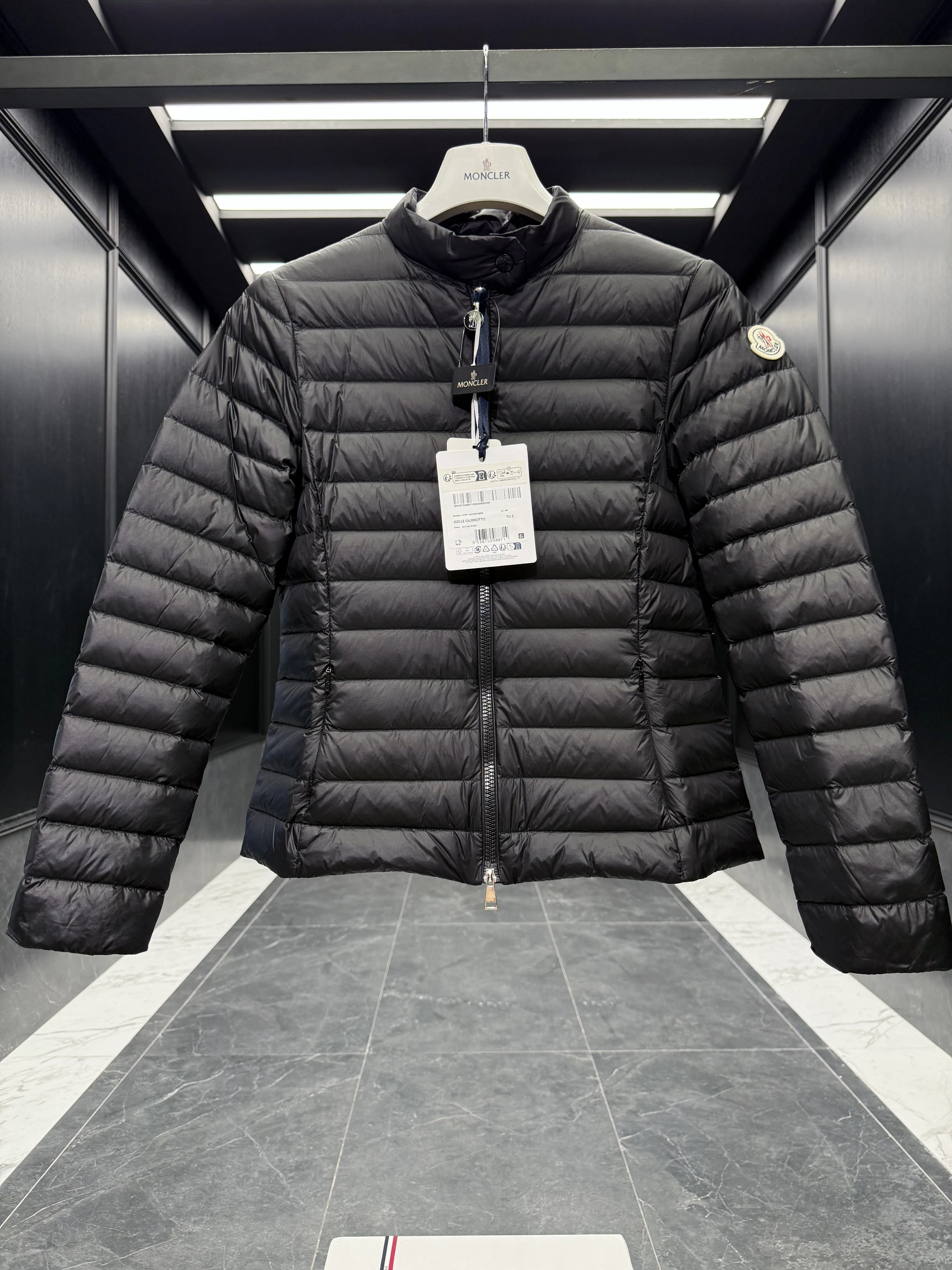 MONCLER Женский пуховик Igelle 