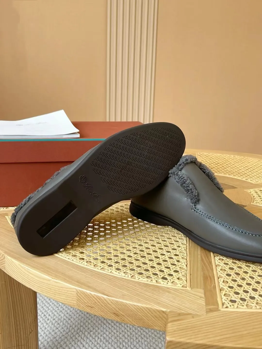 LORO PIANA Мужские лоферы с мехом