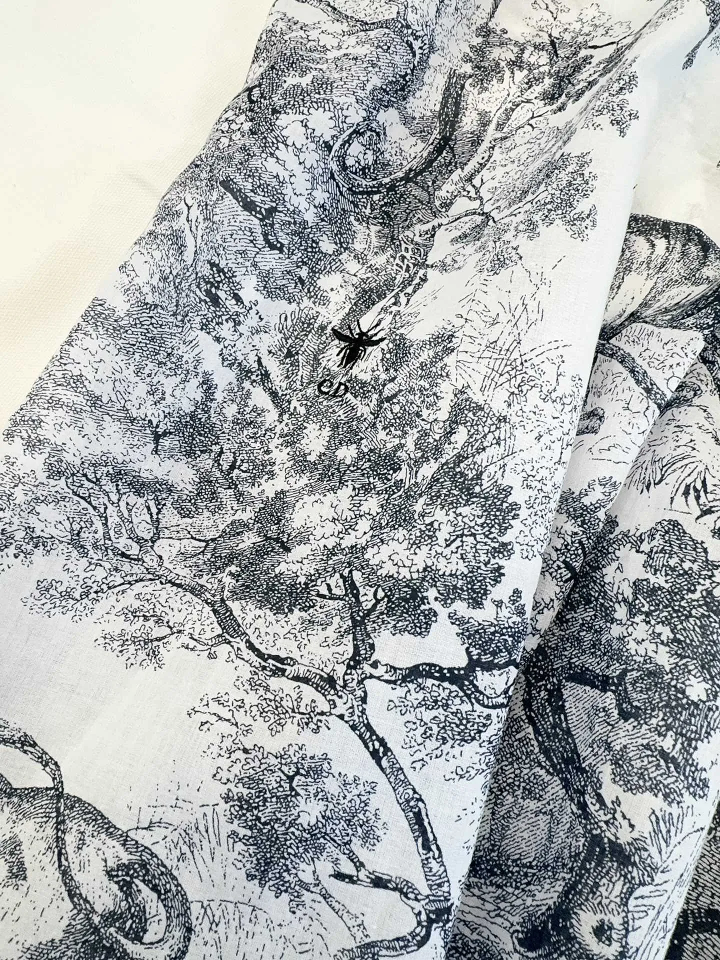 CHRISTIAN DIOR Женская блузка CHRISTIAN DIOR Женская блузка