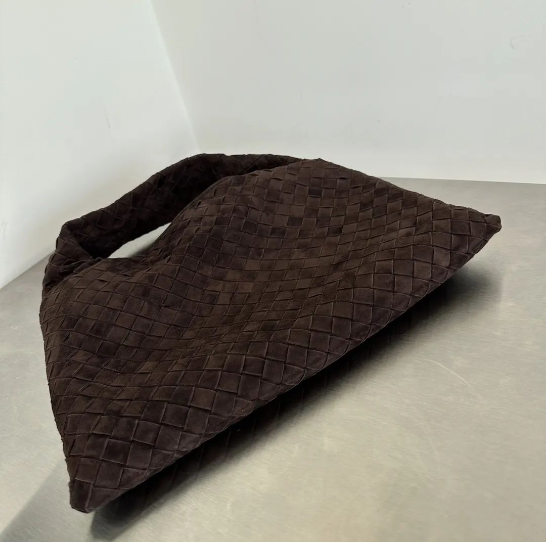 BOTTEGA VENETA Женская сумка Hop замш Medium