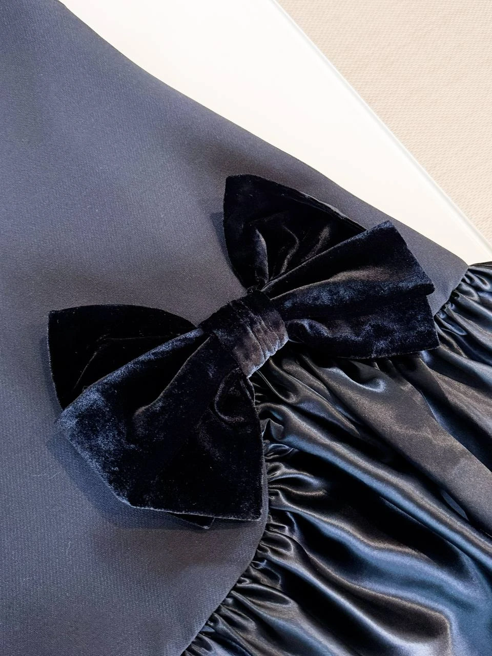 VALENTINO Женское шёлковое платье  VALENTINO Женское шёлковое платье