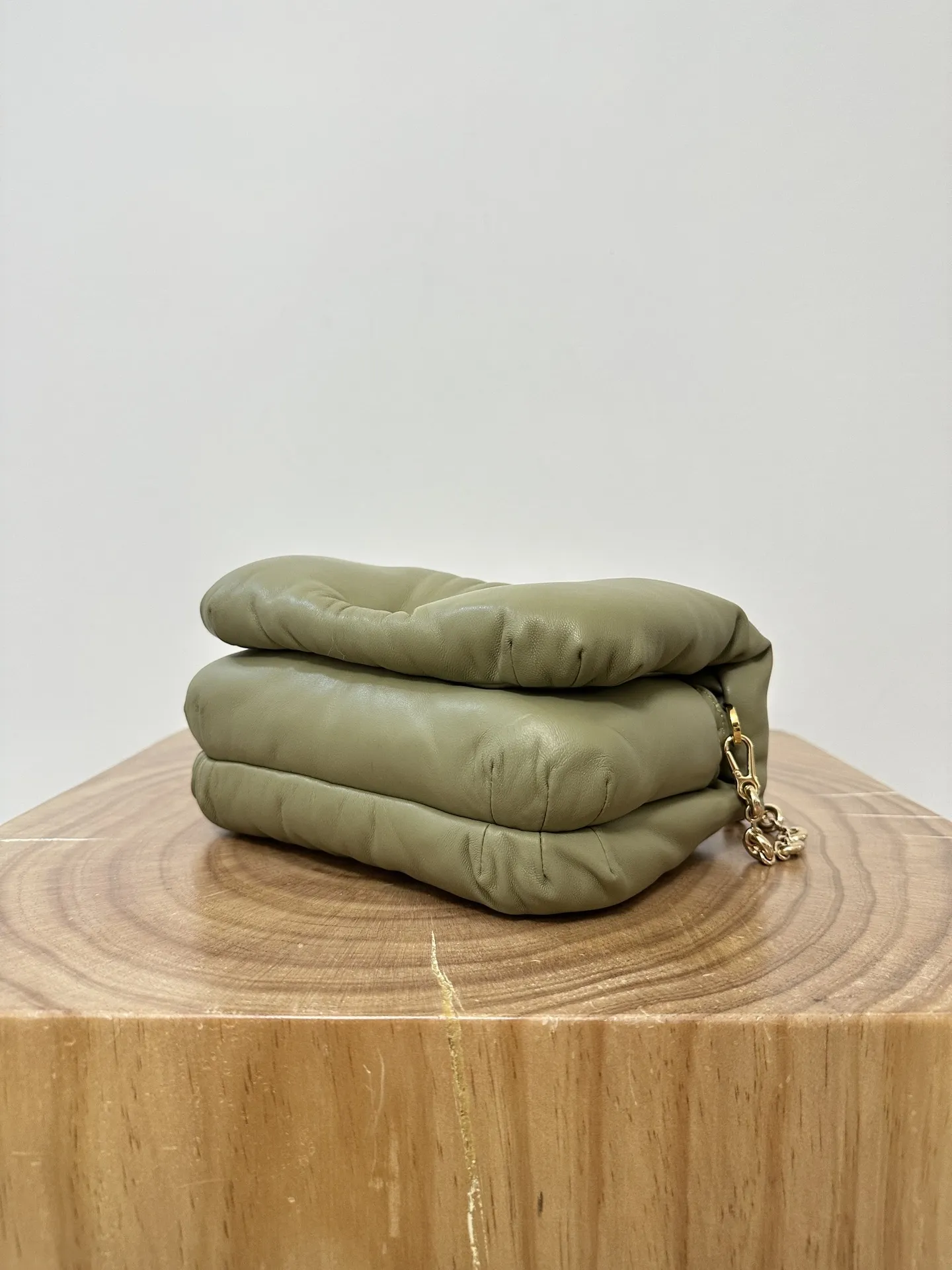 LOEWE Женская сумка Puffer Goya из кожи наппа