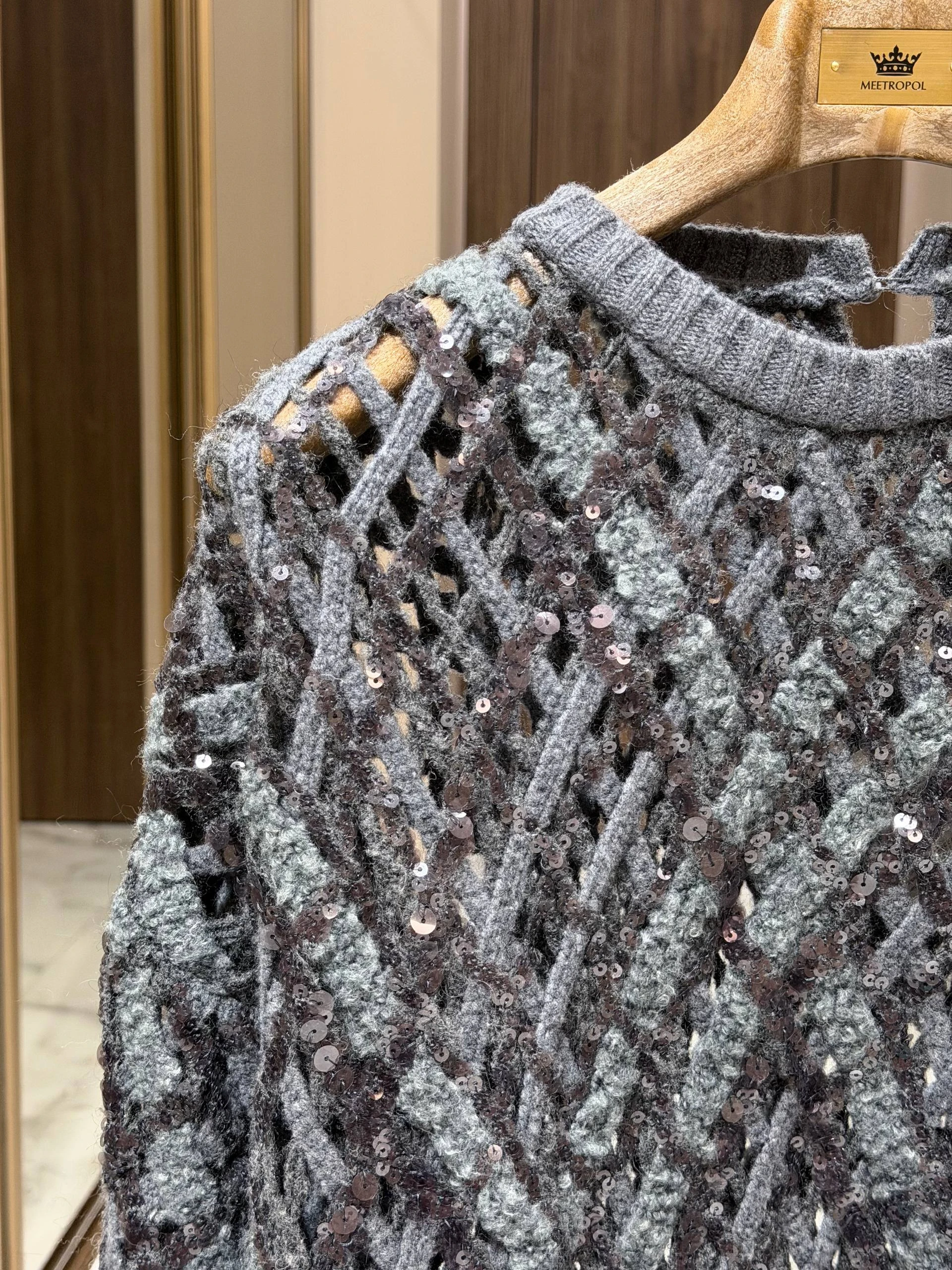 BRUNELLO CUCINELLI Женский джемпер с пайетками 