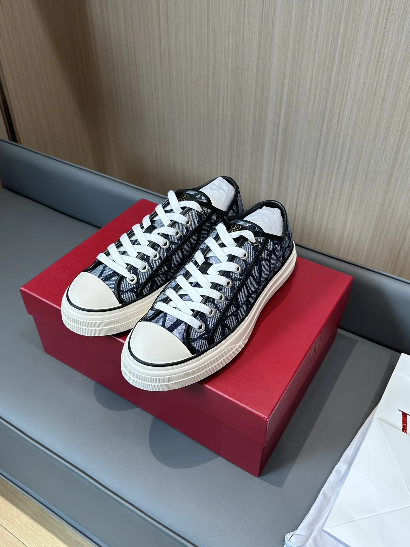 VALENTINO Кеды Toile Iconographe Totaloop