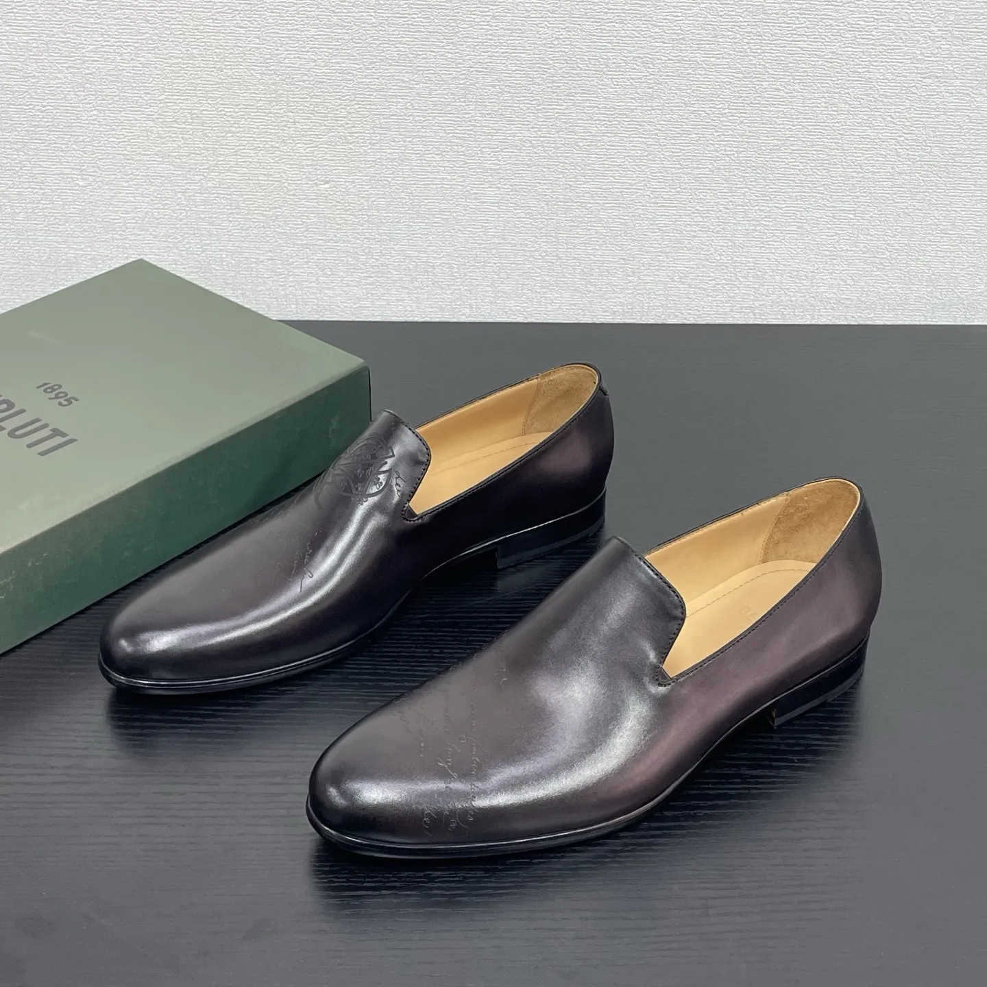 BERLUTI Мужские лоферы из коровьей кожи