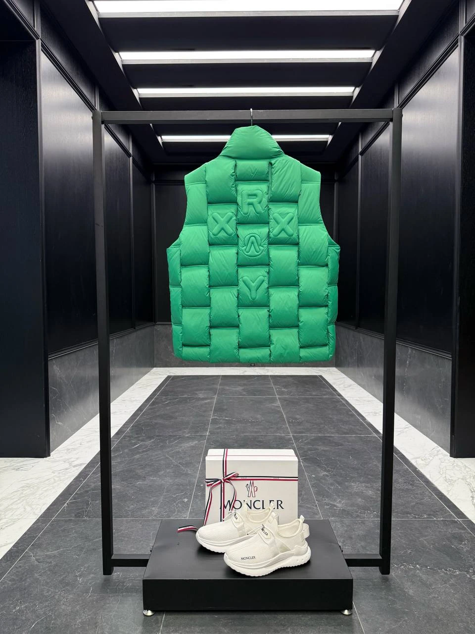 MONCLER Мужской жилет Lipsi 